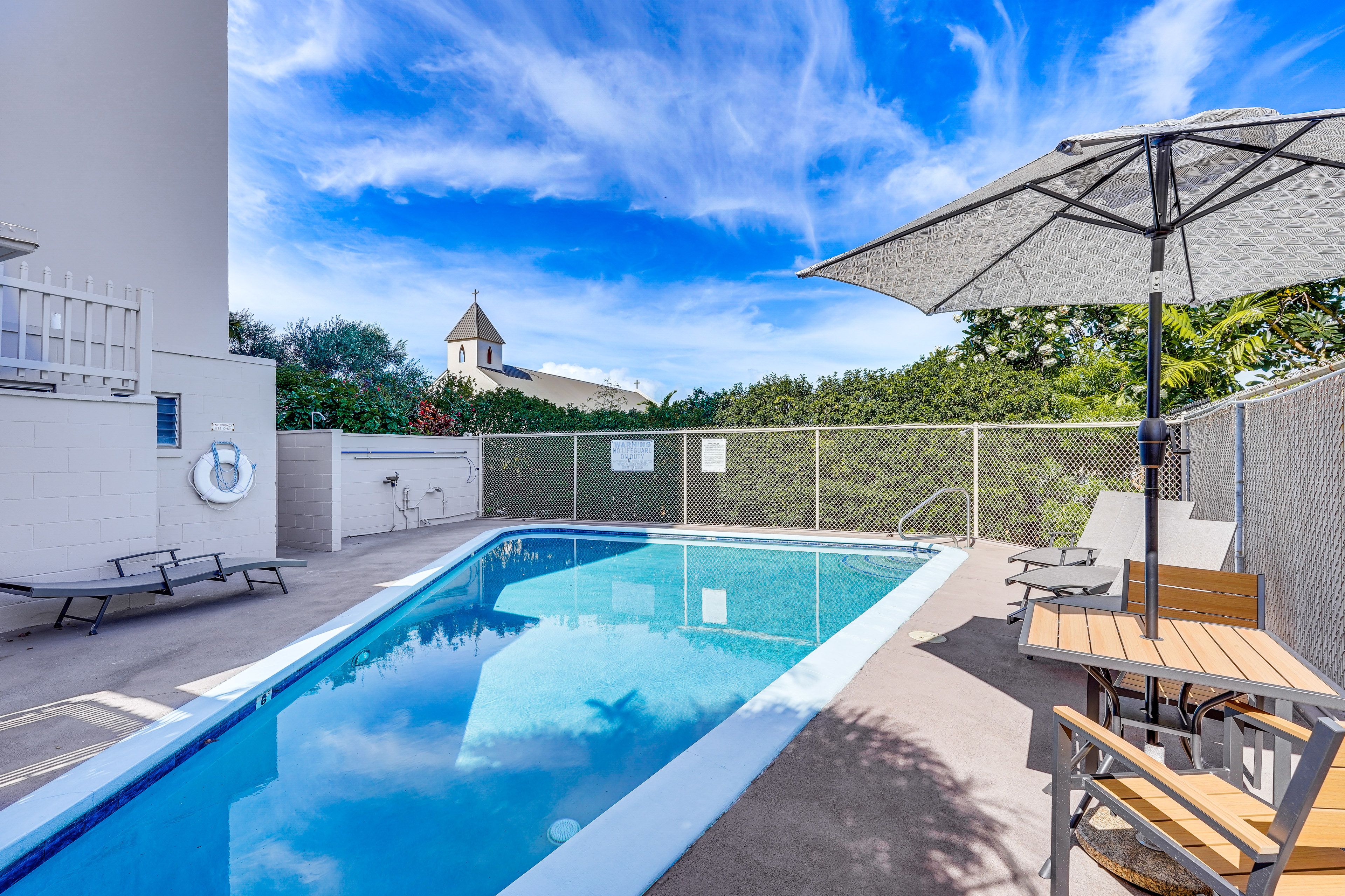 Kailua Village Community Amenities | Pool | Lounge Chairs