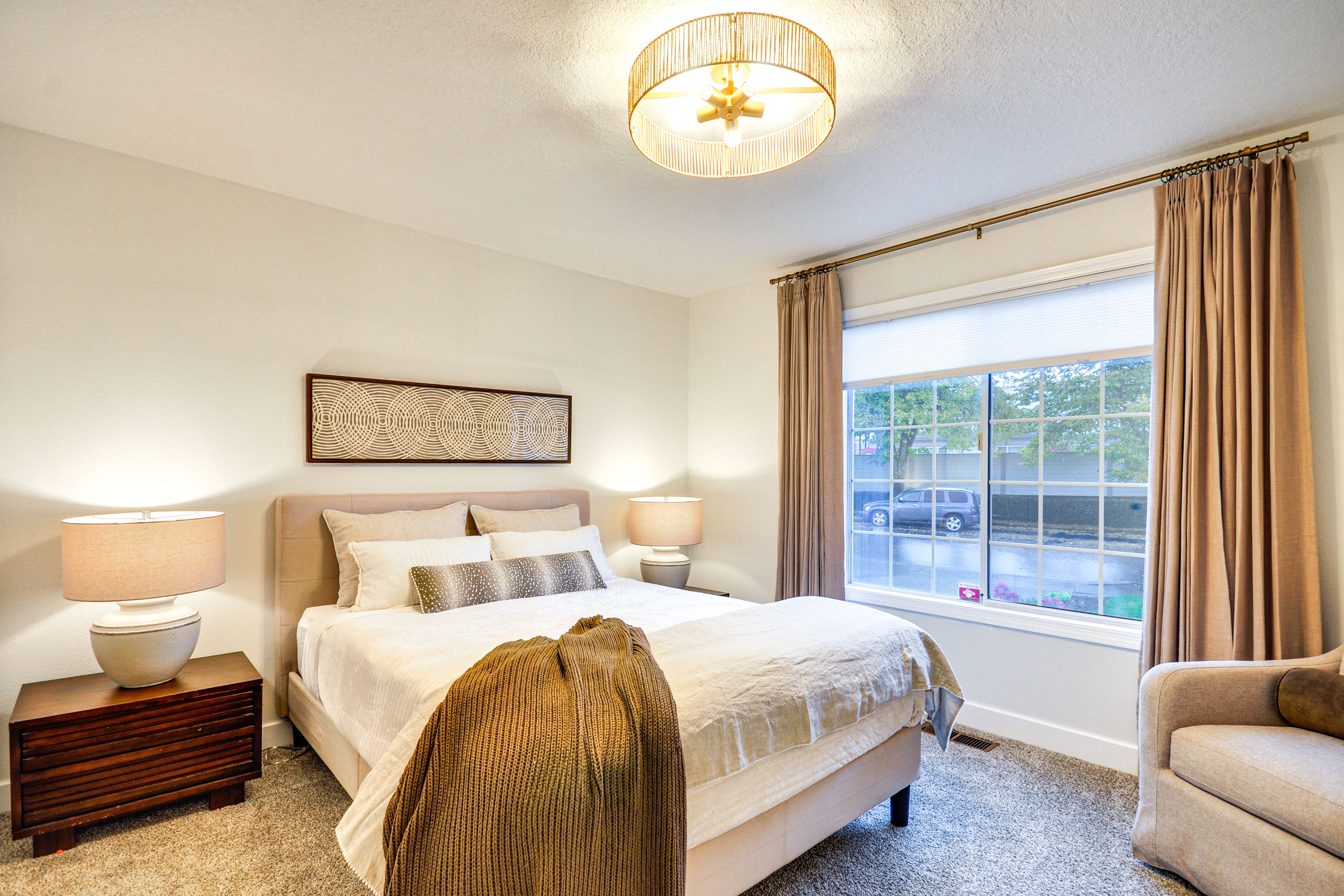 Bedroom 2 | Queen Bed