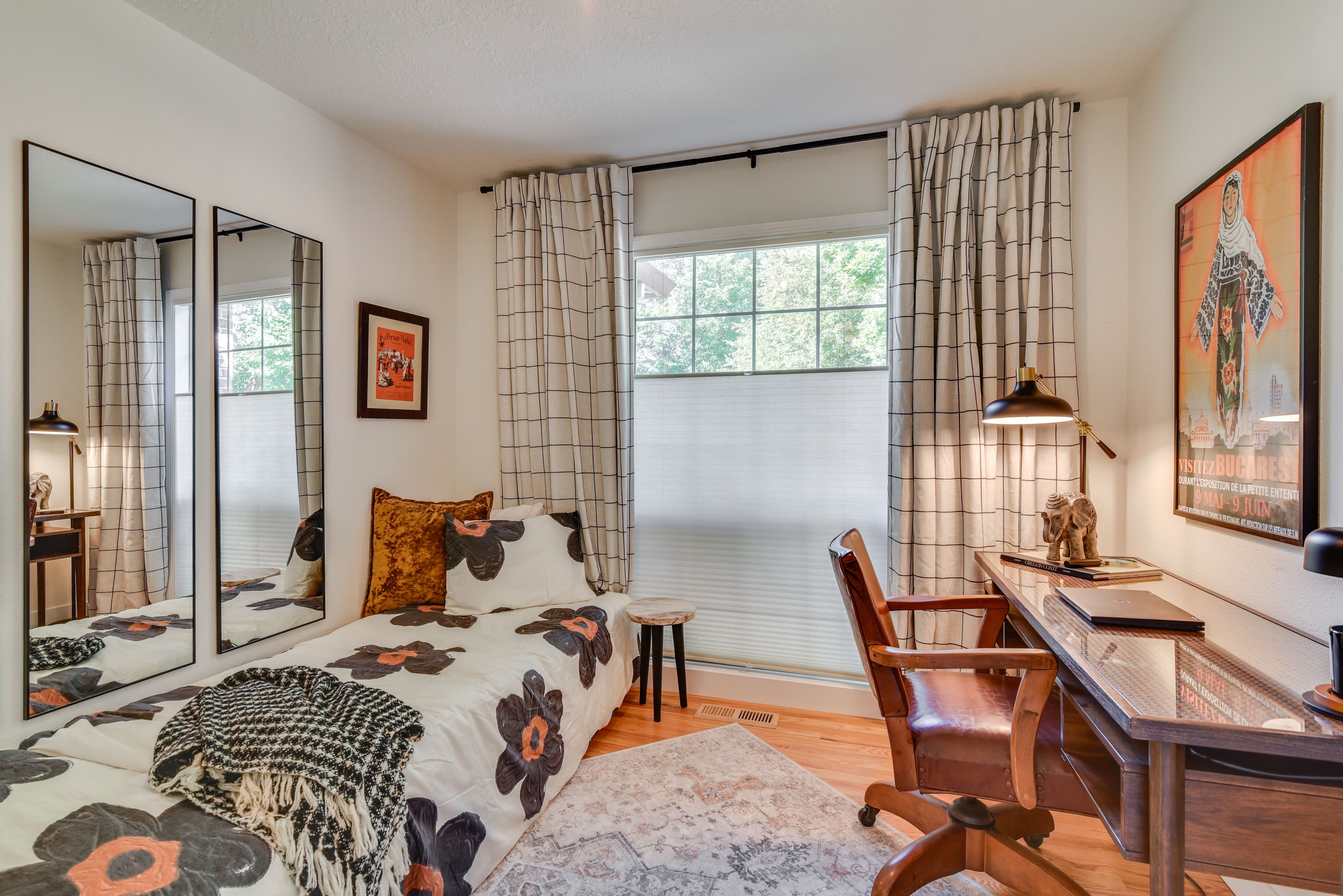 Office | Roll-Away Bed | Desk