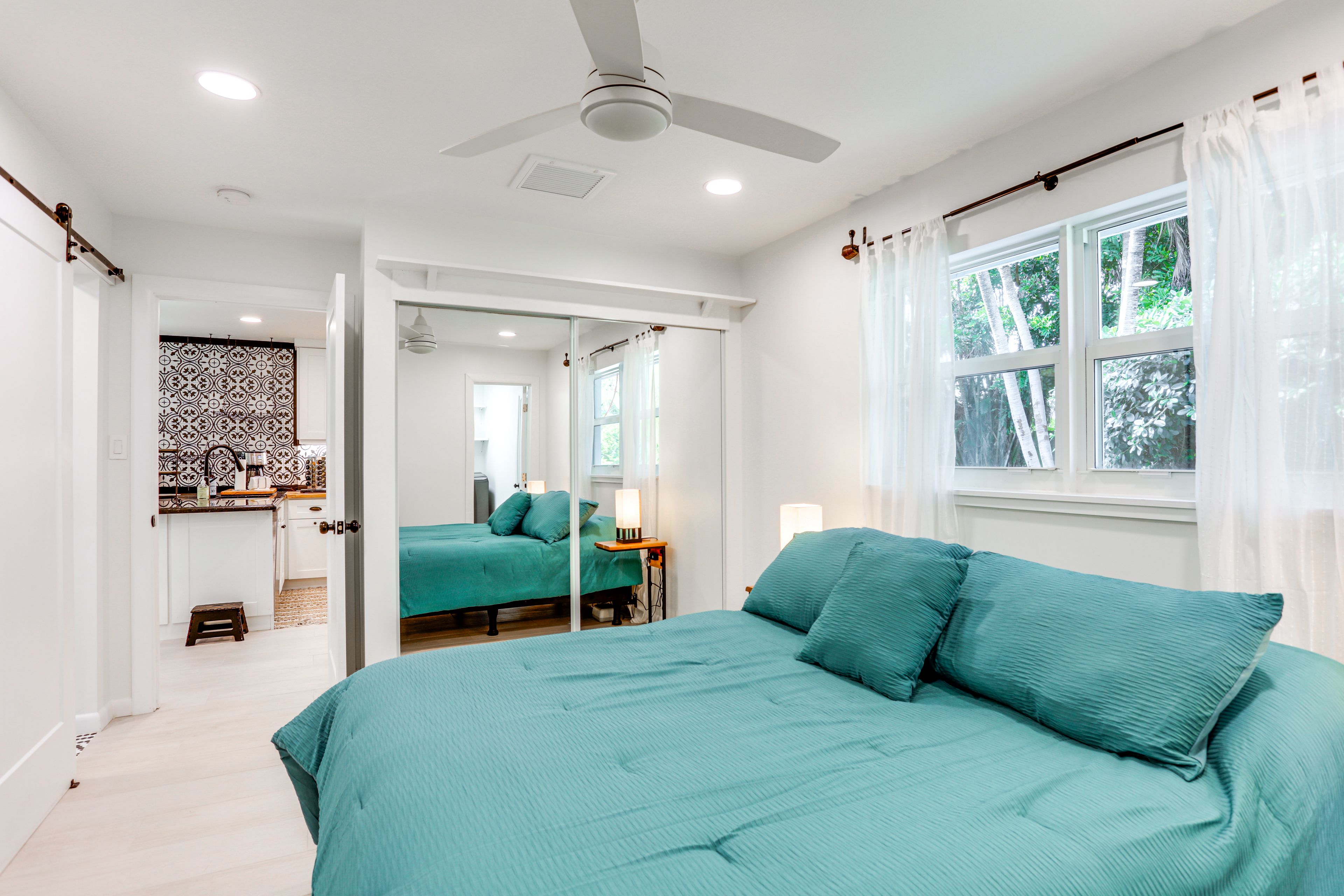Bedroom 2 | King Bed