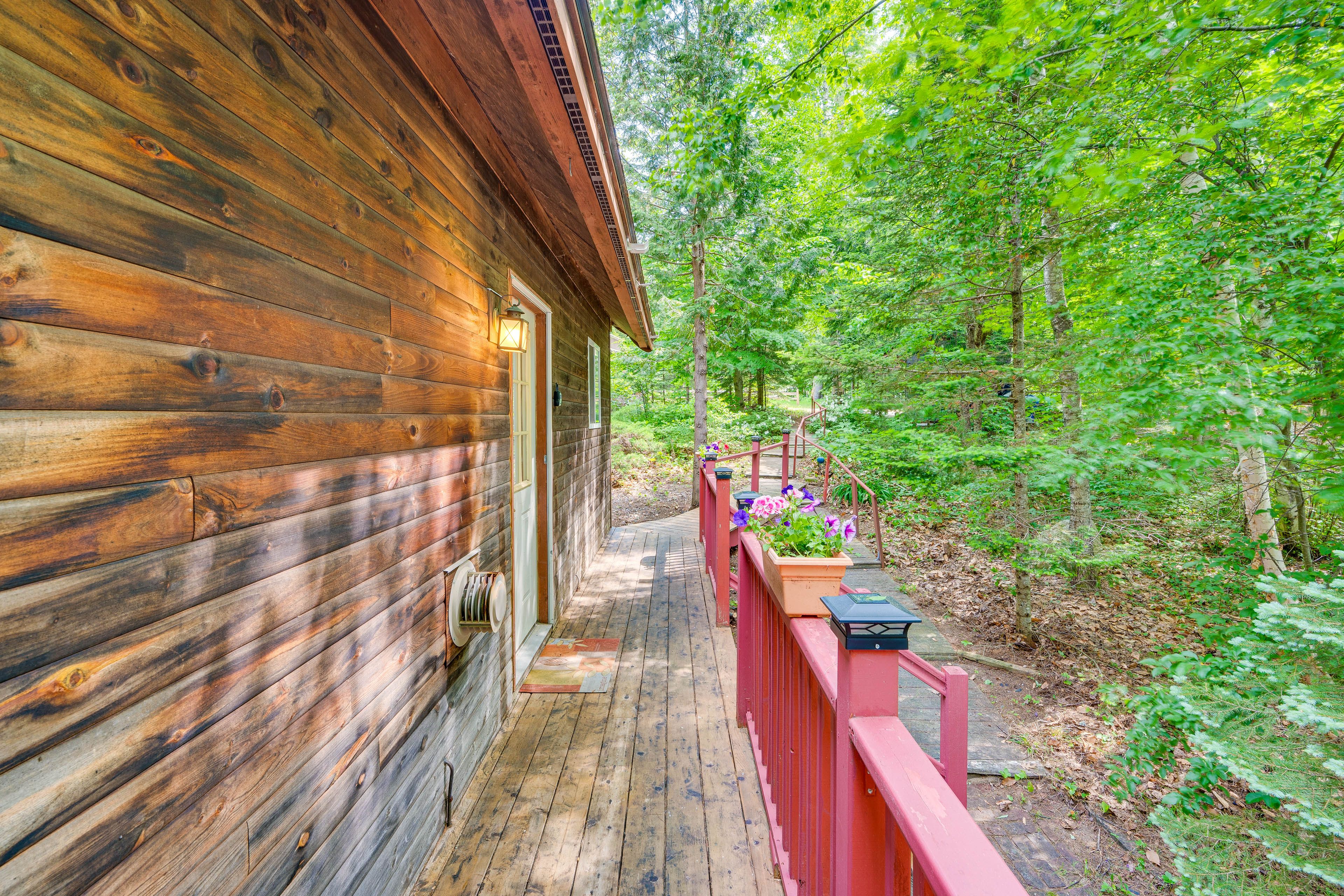 Cabin Exterior | Private Entrance