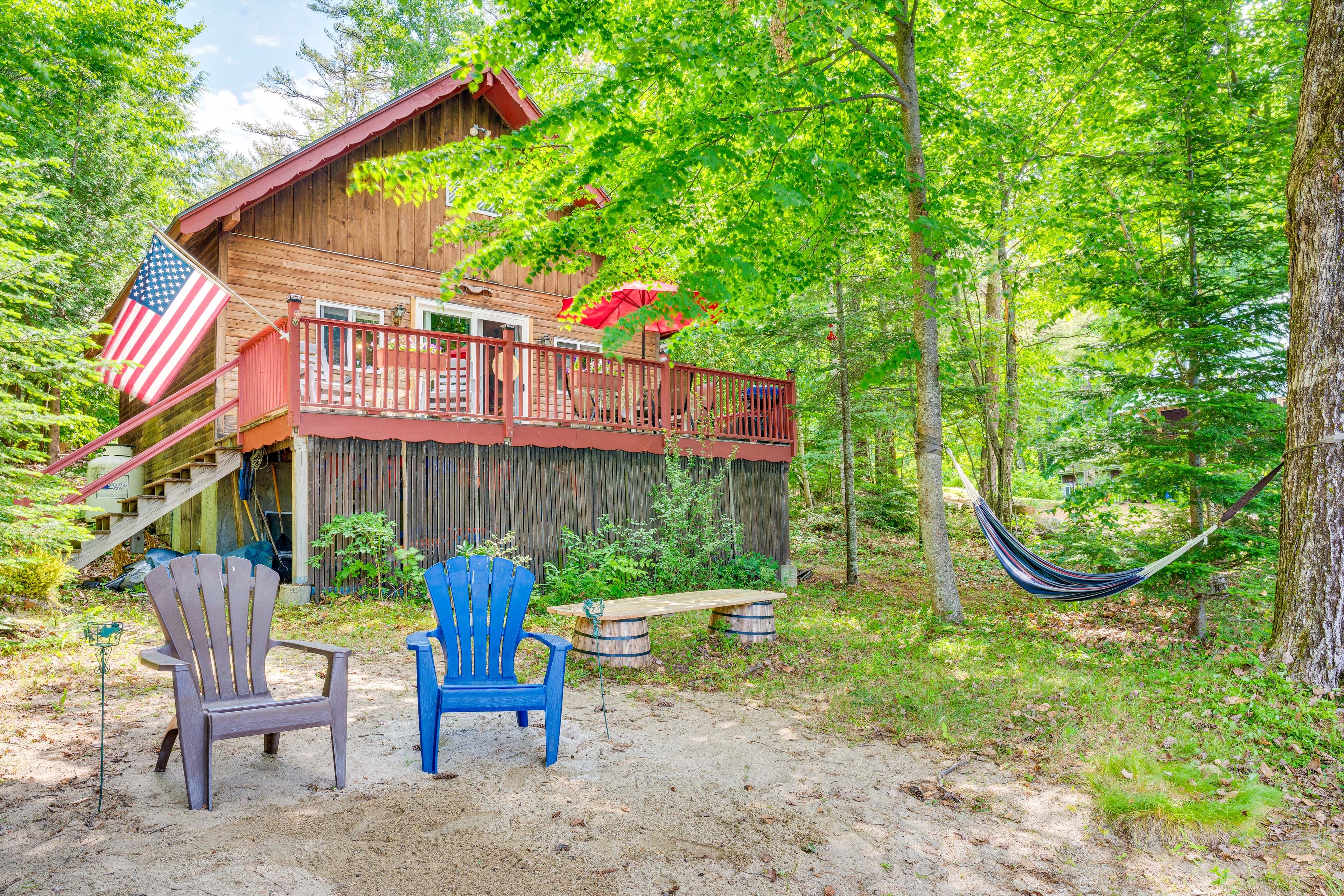 Private Backyard Area | Horseshoe Pit | Hammock