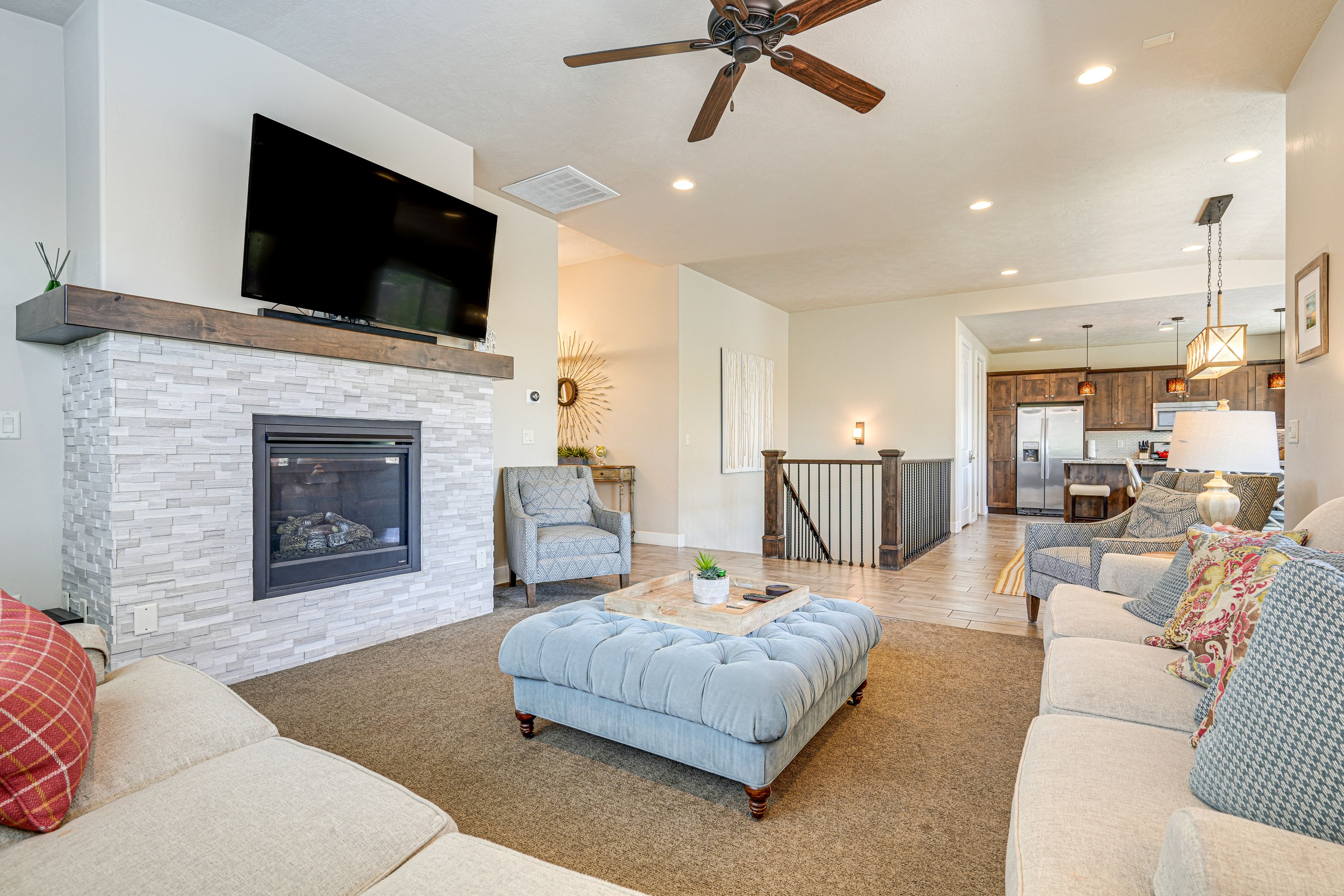 Upstairs Living Room | Sleeper Sofa | Smart TV | Fireplace | 1st Floor