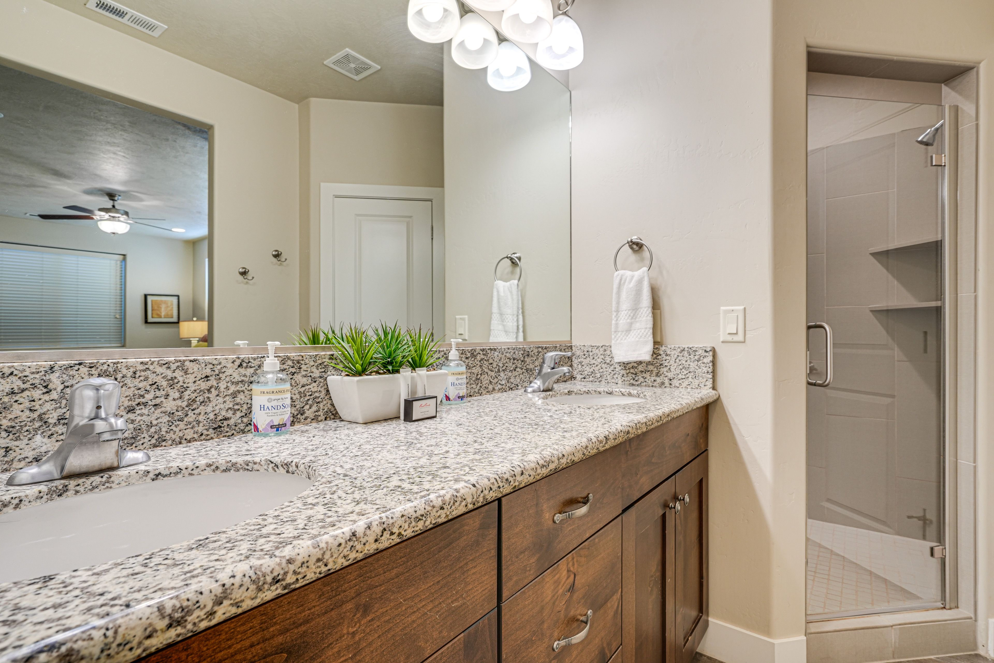 En-Suite Bathroom | Towels Provided | Basement Level