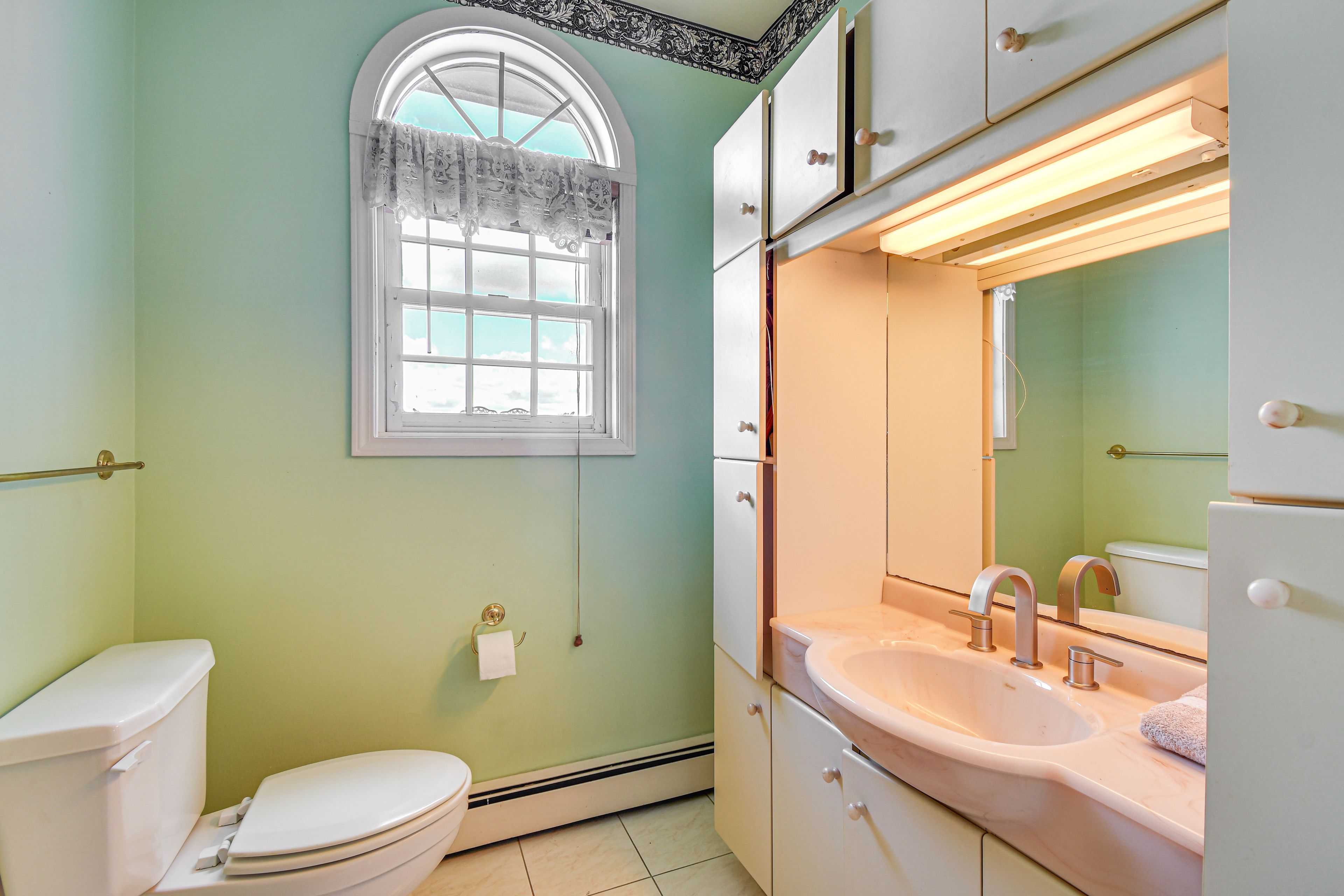 Full Bathroom | Private Sauna | 1st Floor