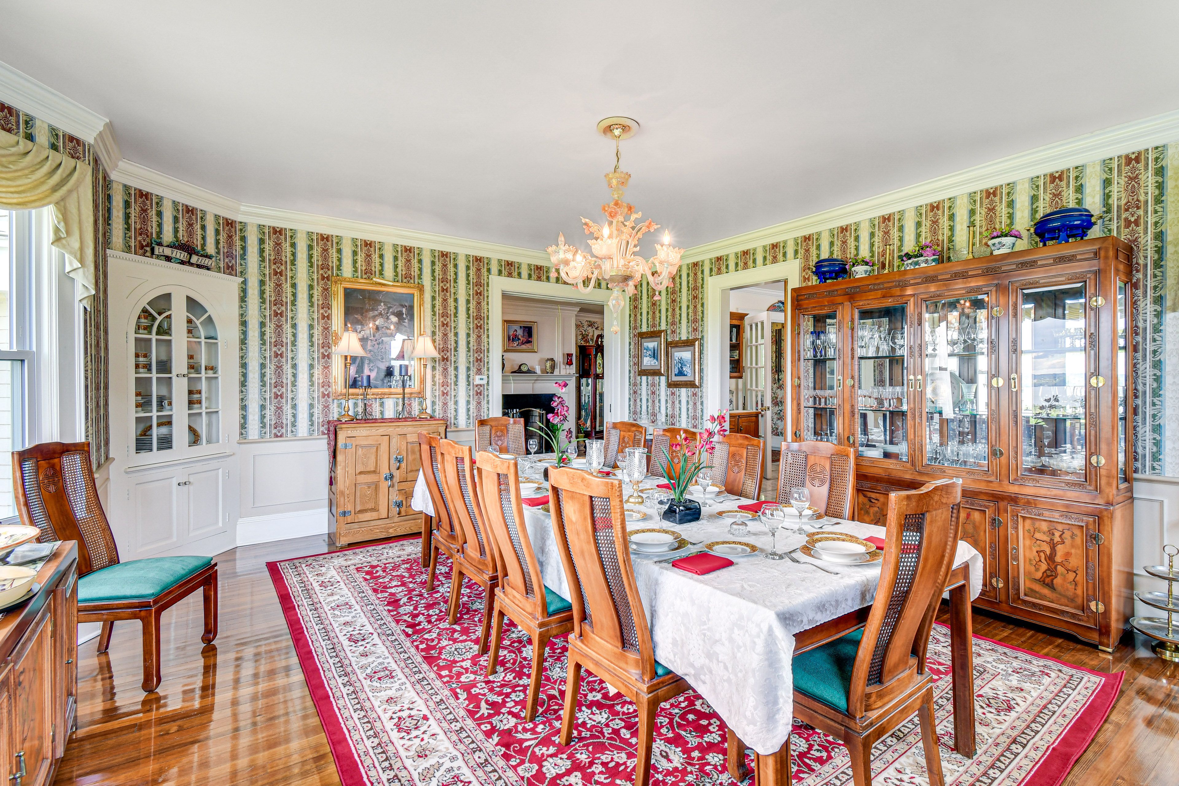 Formal Dining Room | Dishware/Flatware Provided | 1st Floor