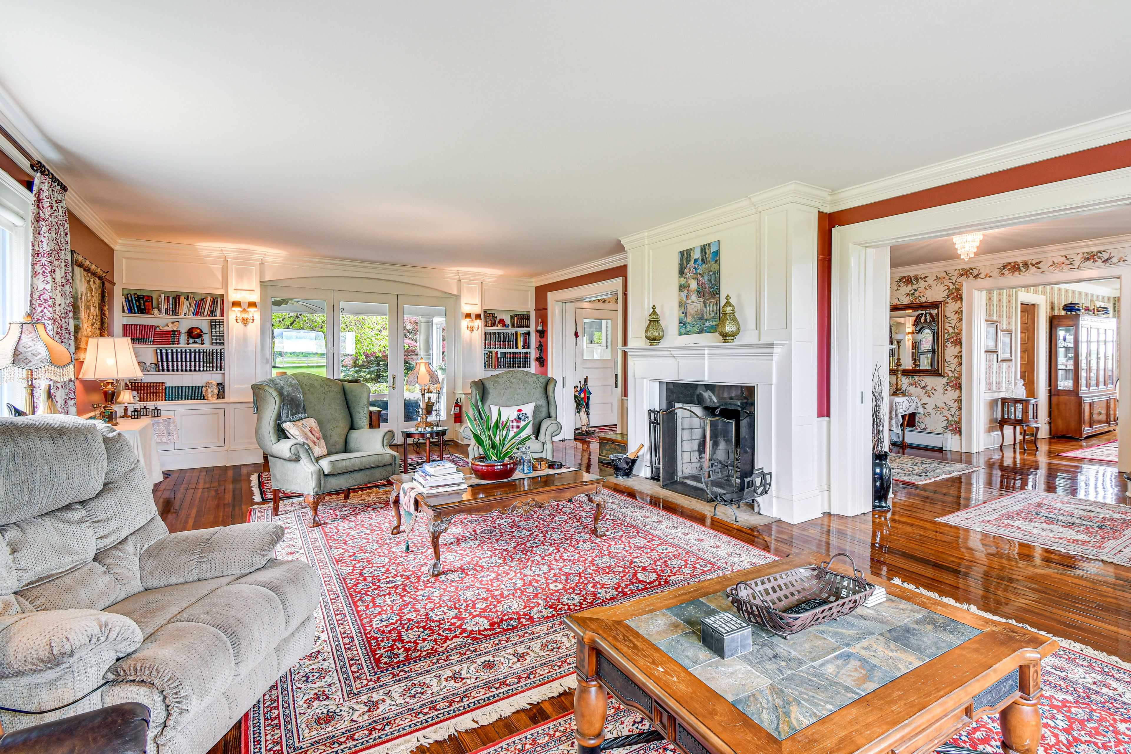 Living Room | Fireplace | Books | Smart TV | 1st Floor