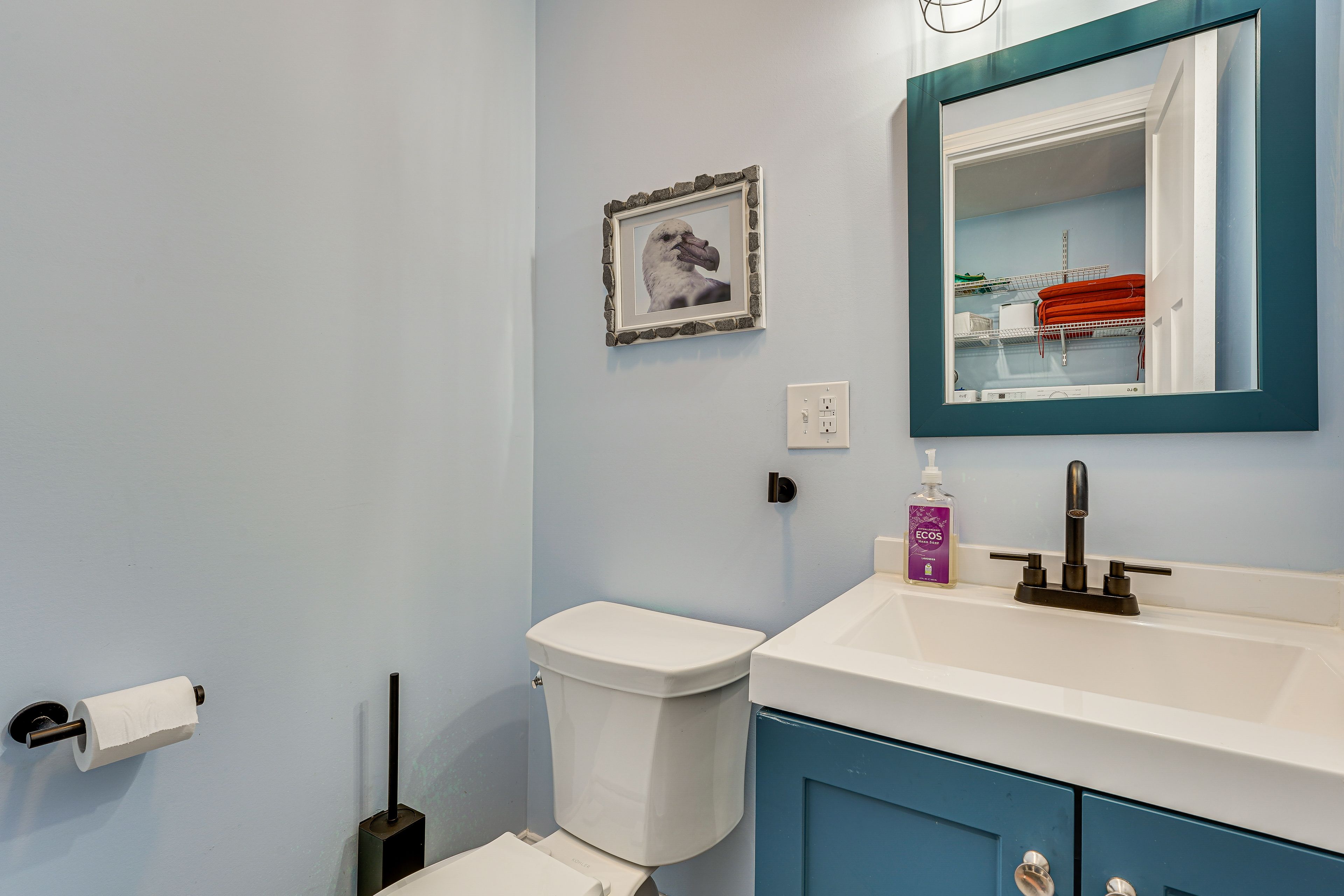 Half Bathroom | 1st Floor