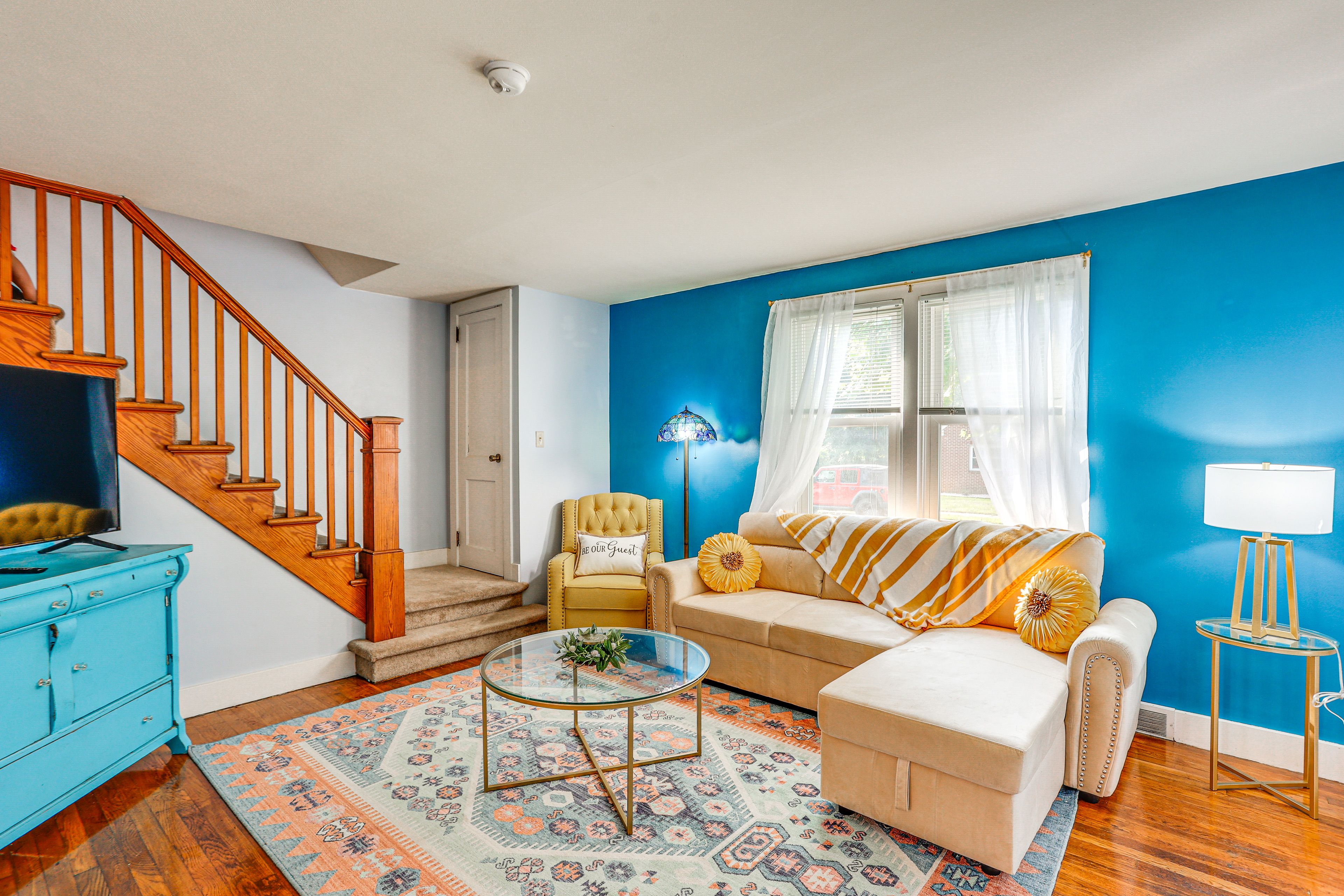 Living Area | Full Sleeper Sofa | Flat-Screen TV w/ Cable