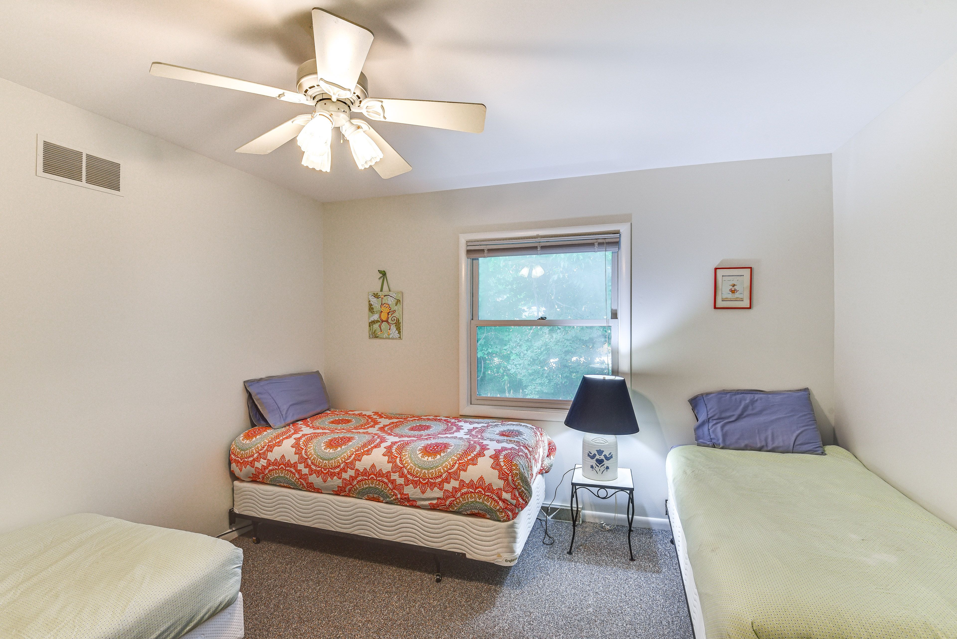 Bedroom 3 | 3 Twin Beds