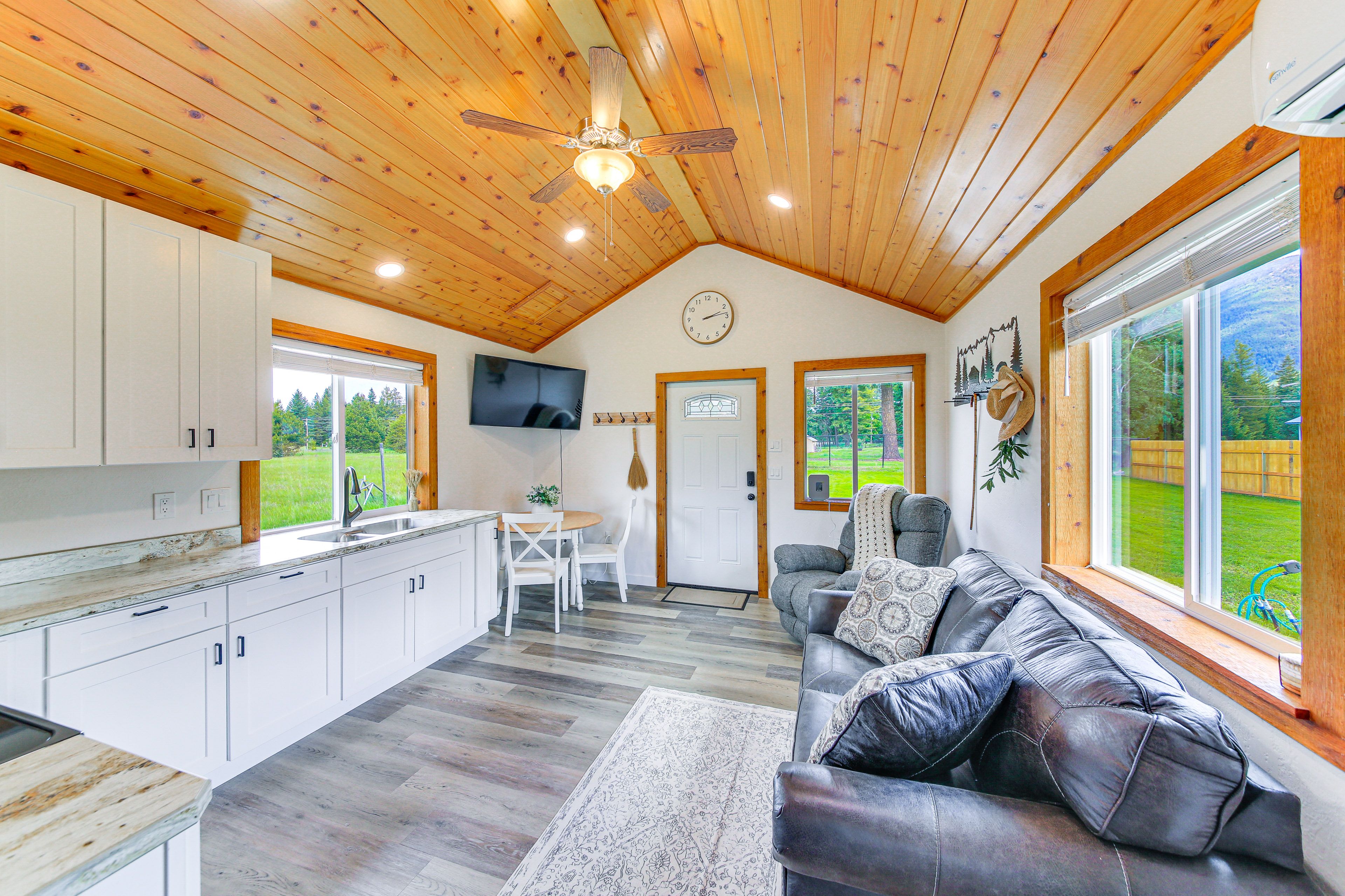 Living Room | Smart TV | Ceiling Fans | Books | Board Games