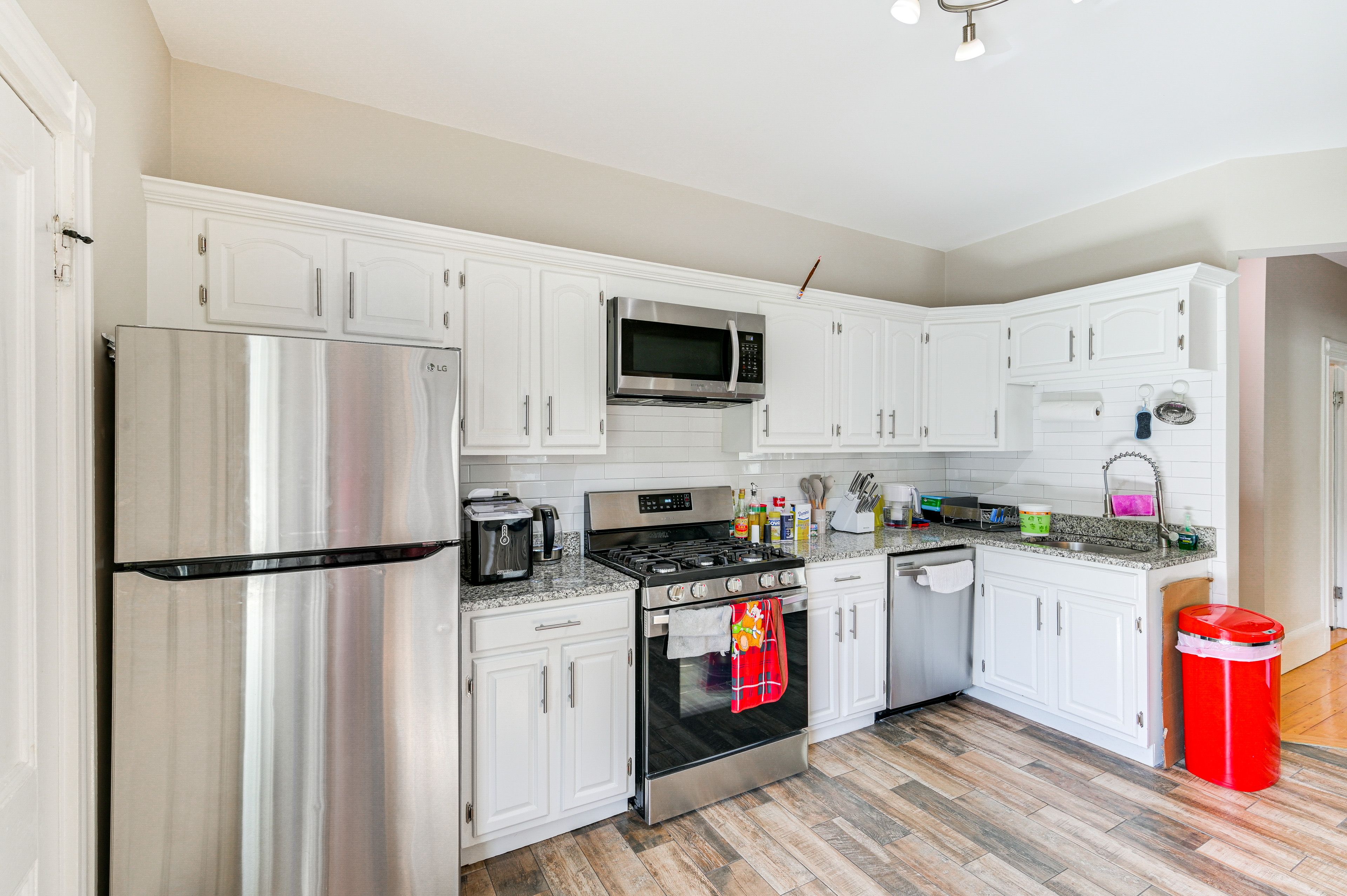 Kitchen | Drip/Pod Coffee Maker | Toaster