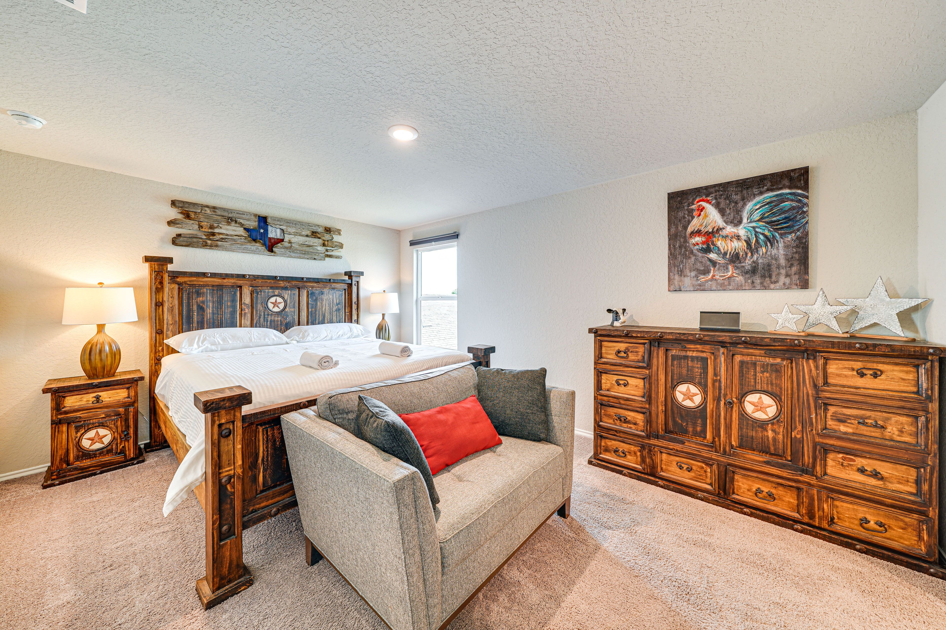 Bedroom 1 | King Bed | Walk-In Closet | 2nd Floor