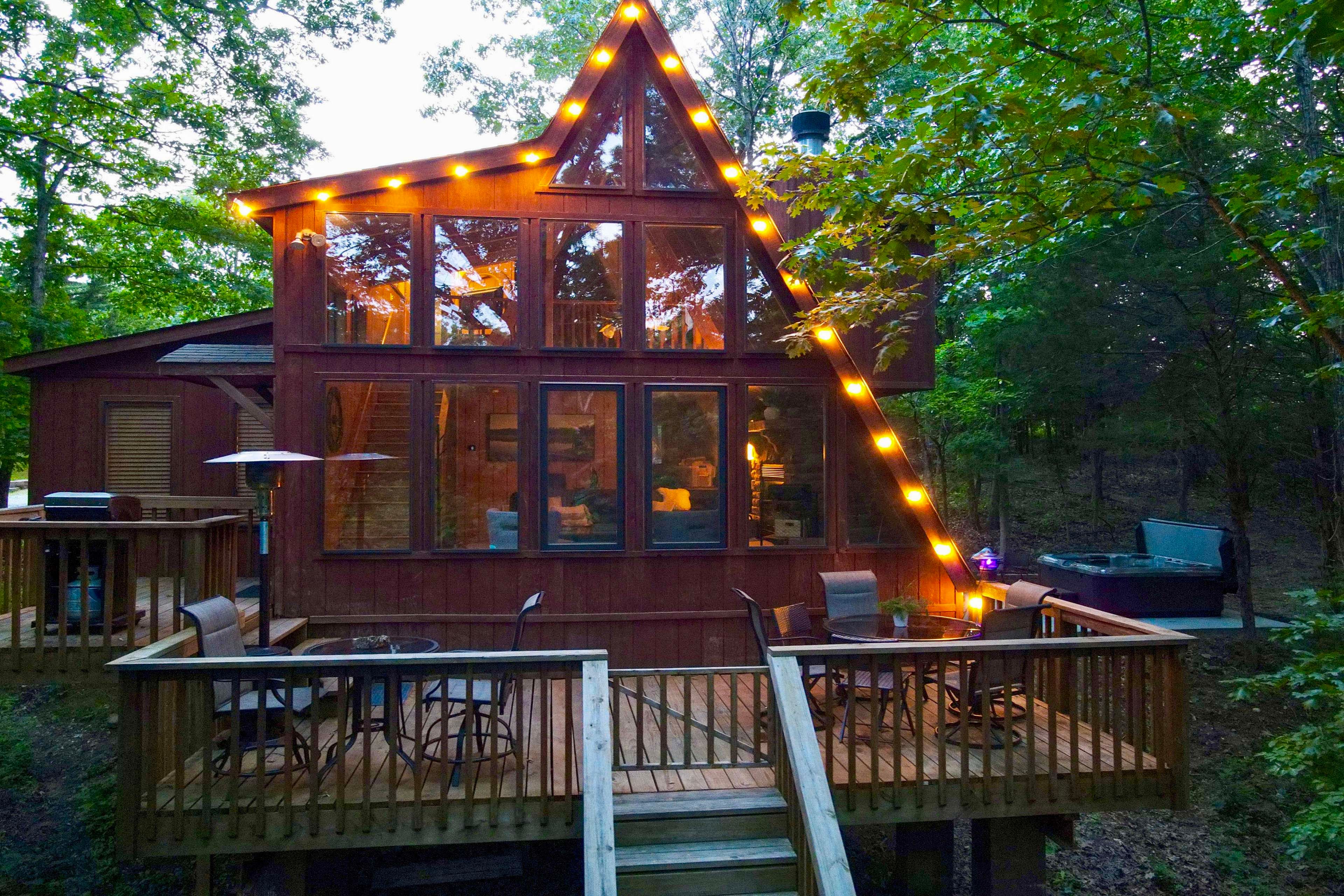 Wright City Vacation Rental | 2BR | 2BA | 1,200 Sq Ft | Stairs to Enter
