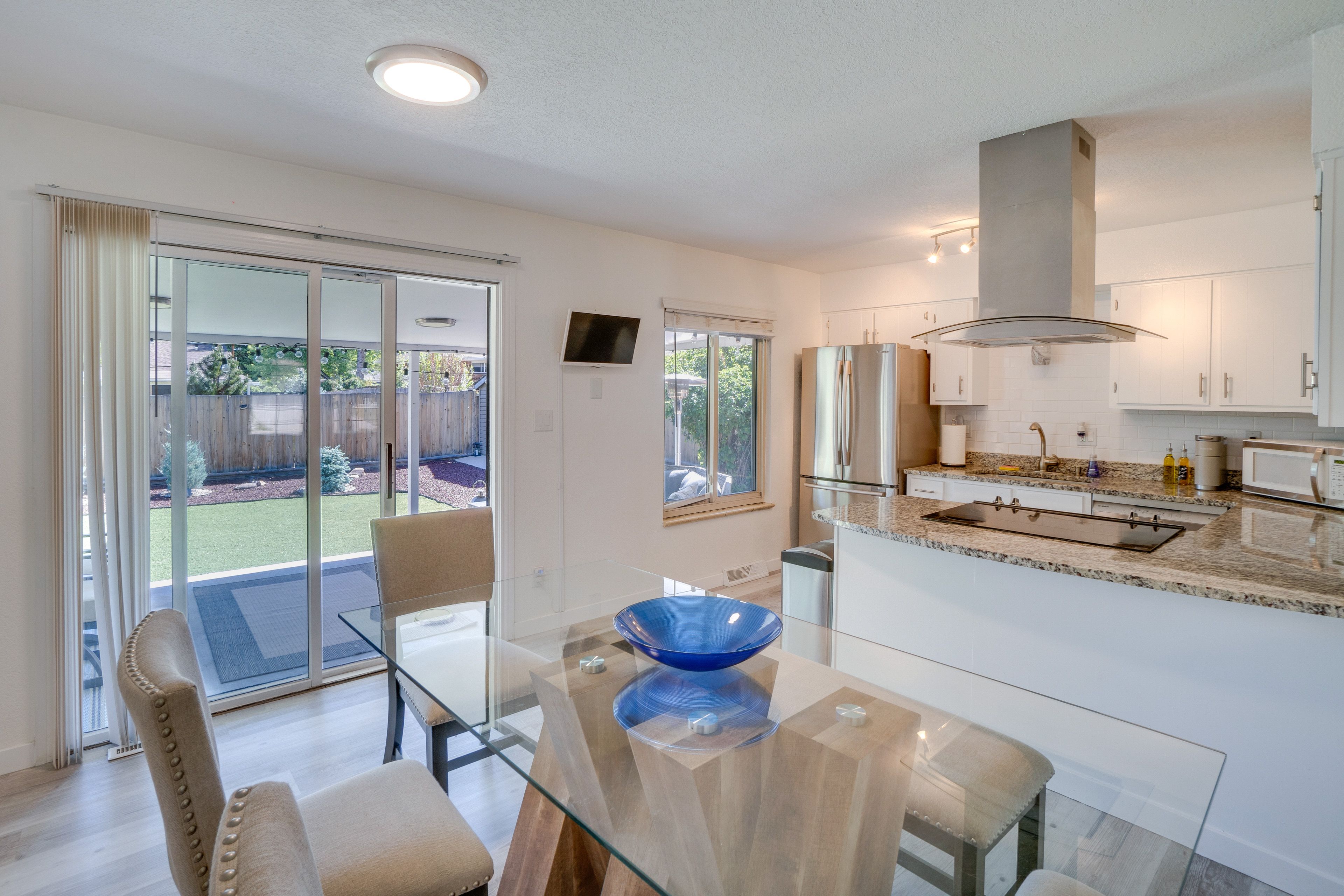 Dining Area | Dishware/Flatware | Trash Bags/Paper Towels