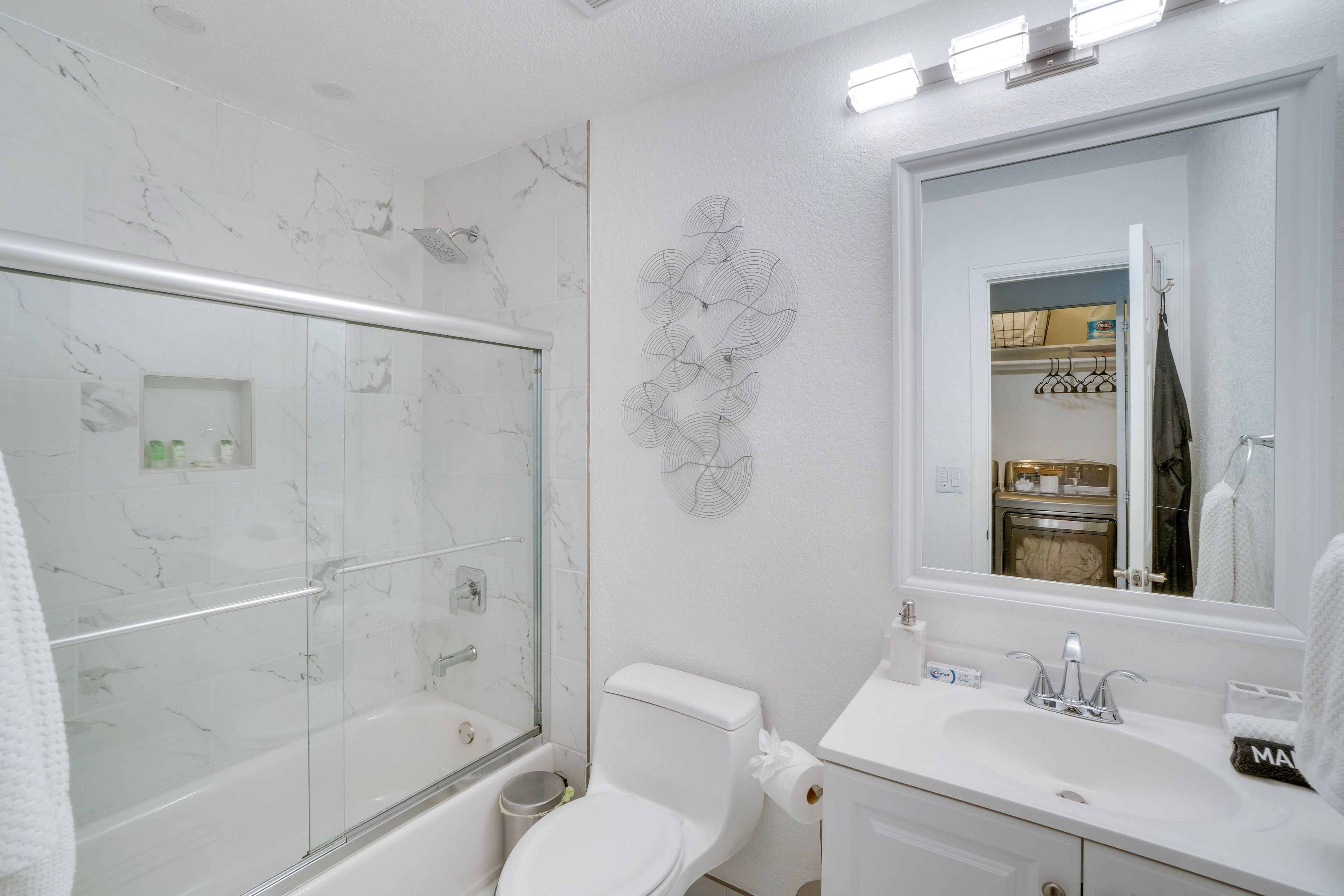Full Bathroom | Hair Dryer