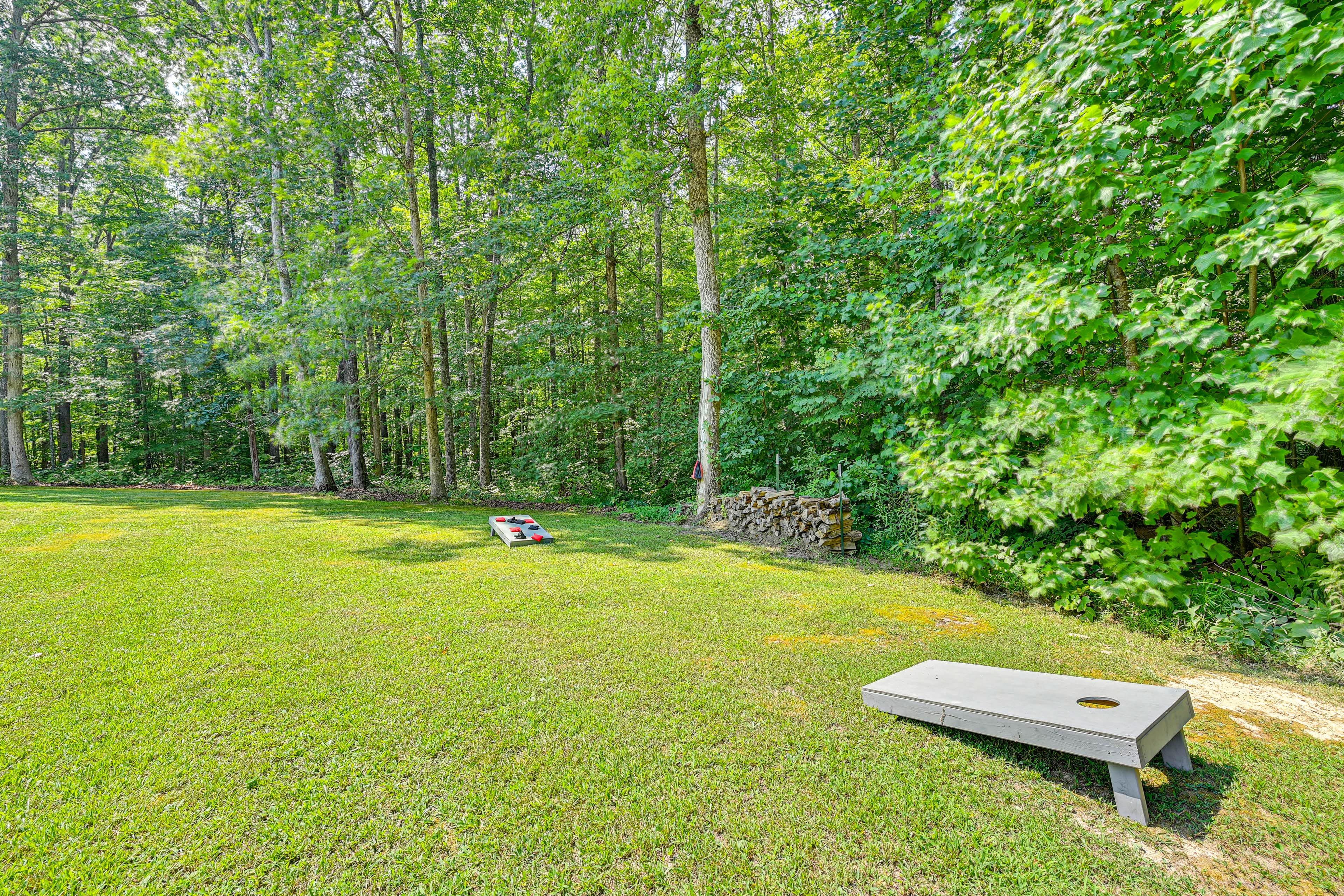 Backyard | Cornhole | Disc Golf