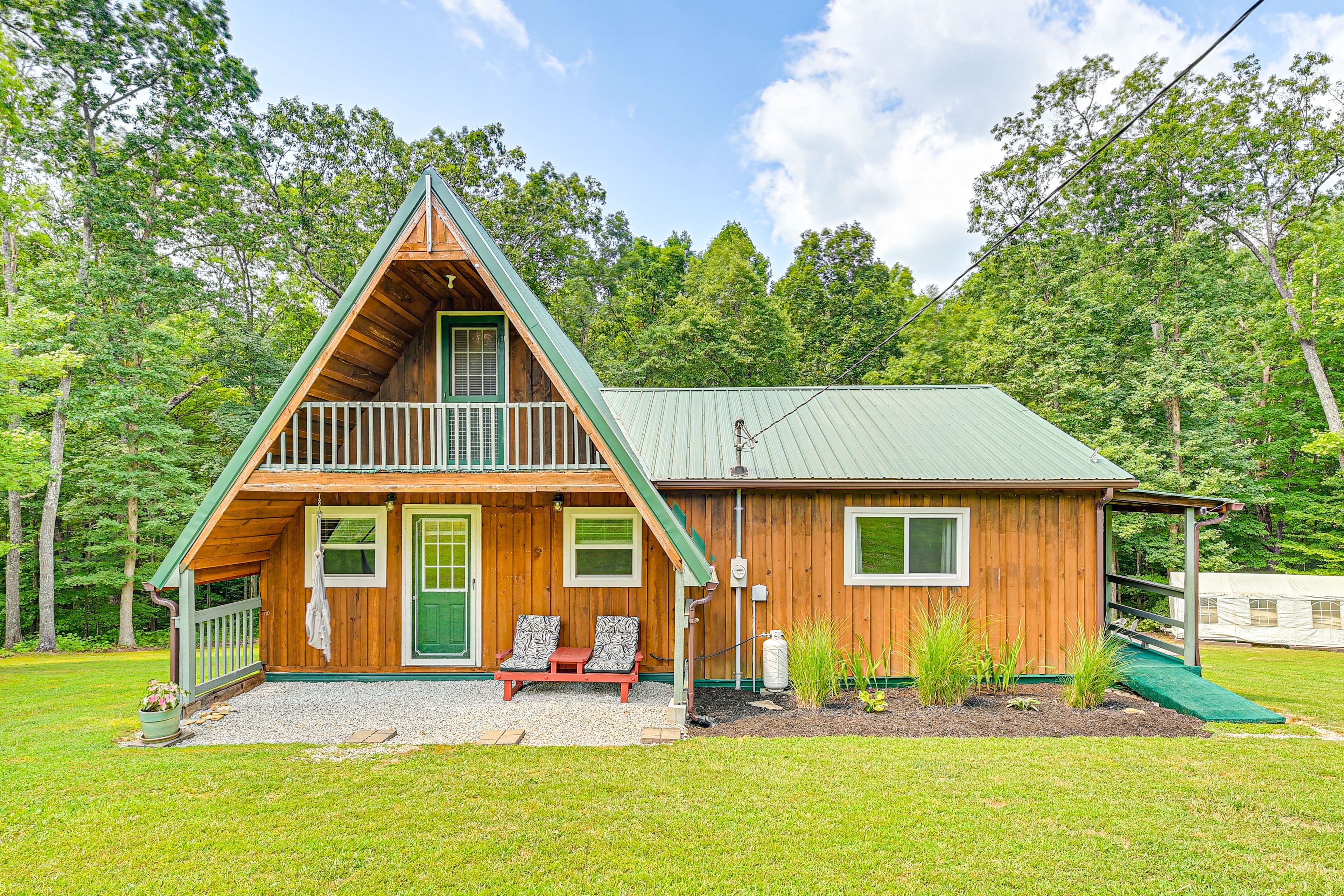 Wellington Vacation Rental | 3BR | 2BA | 1,300 Sq Ft | Steps Required