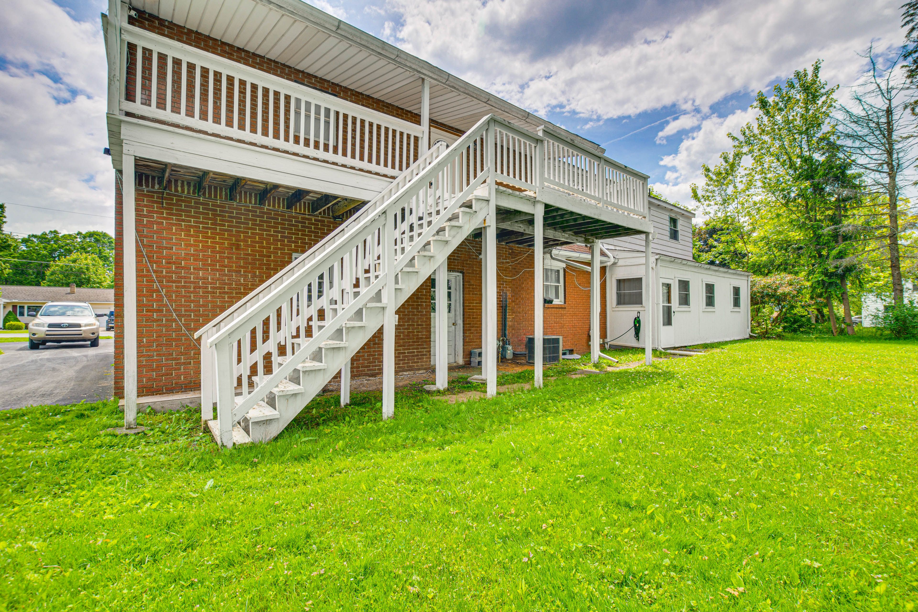 Exterior | Driveway (1 Vehicle)