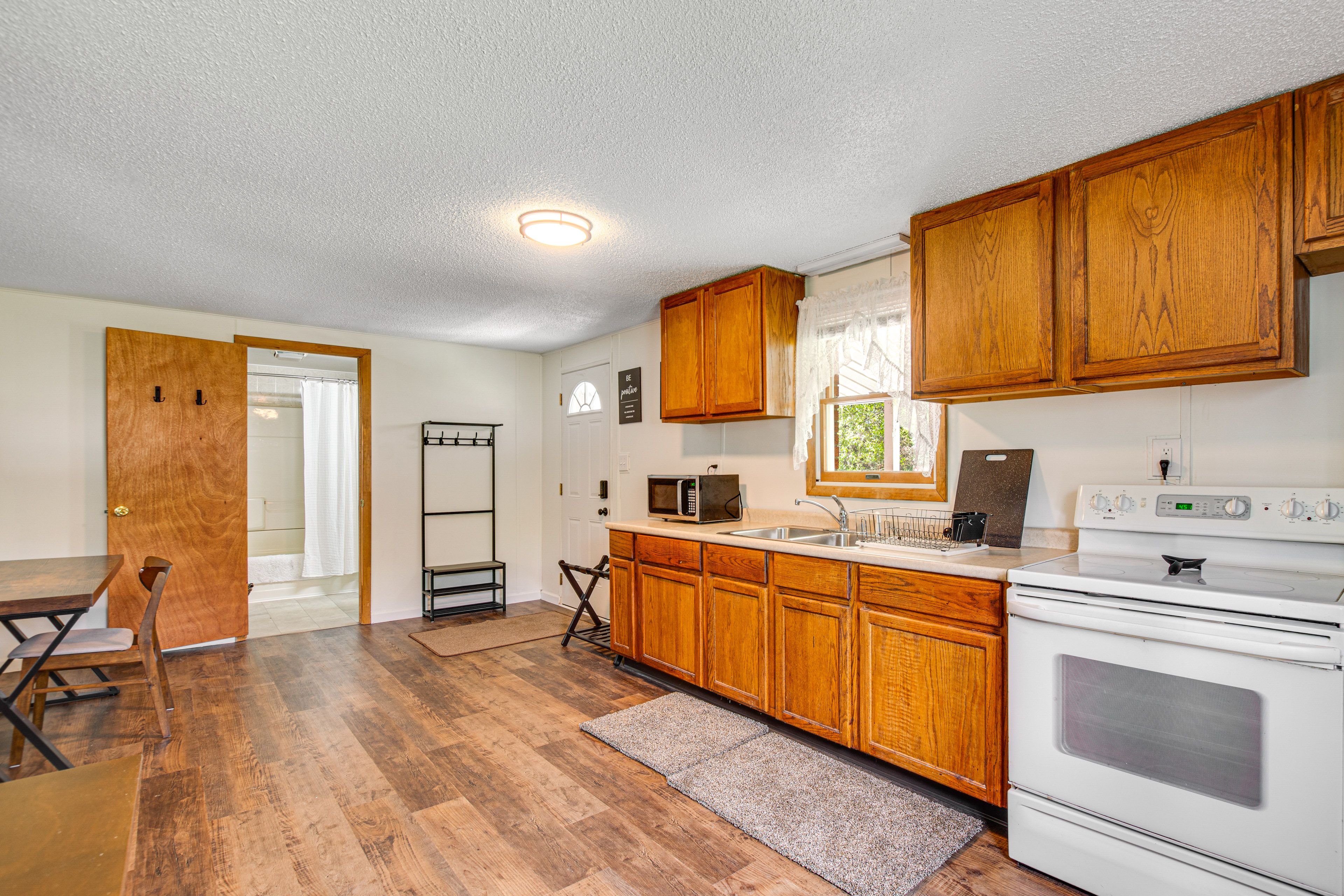 Kitchen | Trash Bags/Paper Towels