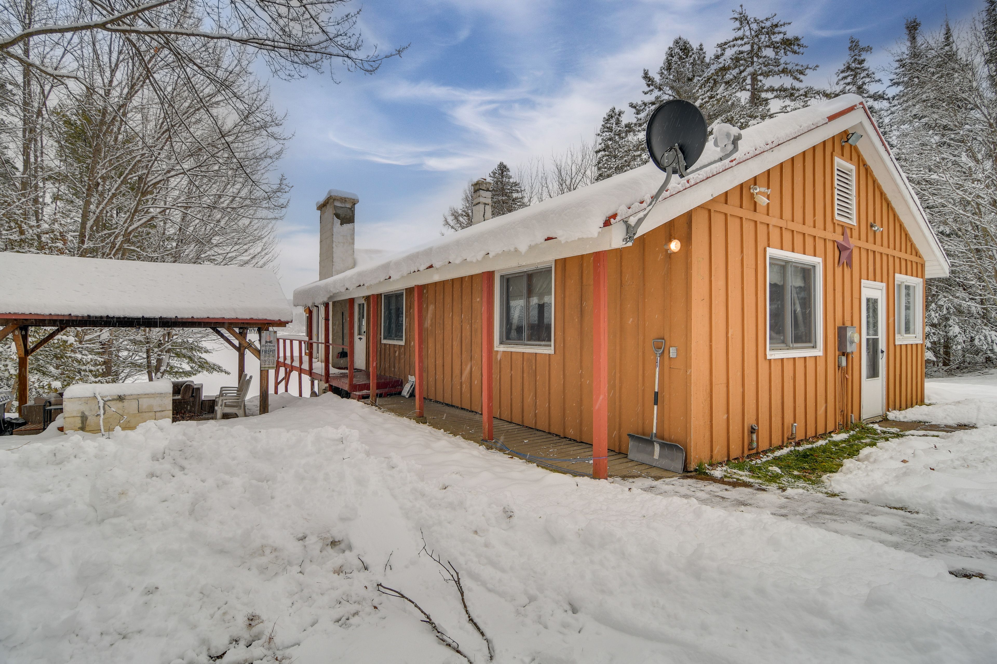 Home Exterior | Parking | Driveway (4 Vehicles)