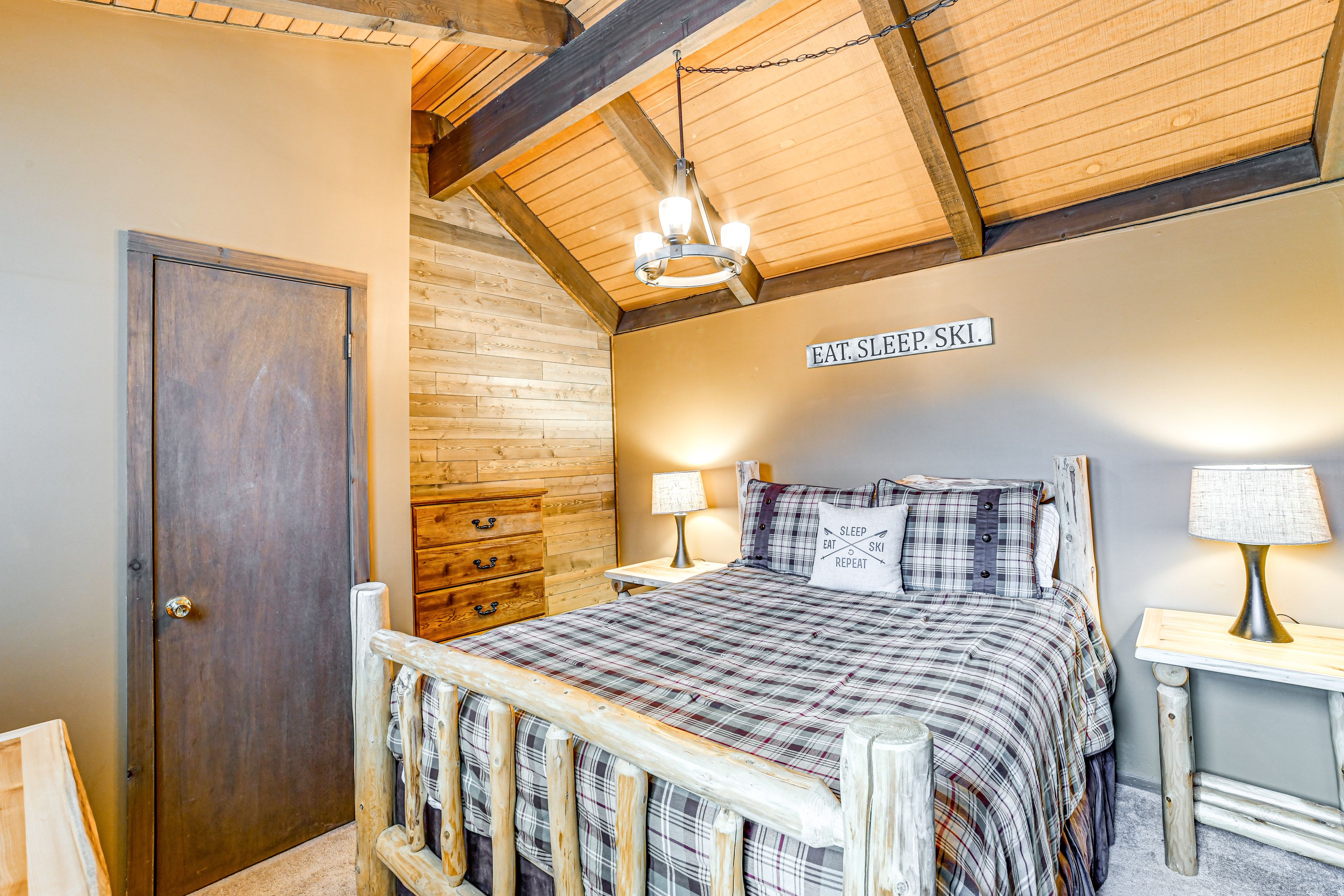 Bedroom 2 | Queen Bed | Smart TV w/ Cable | 2nd Floor