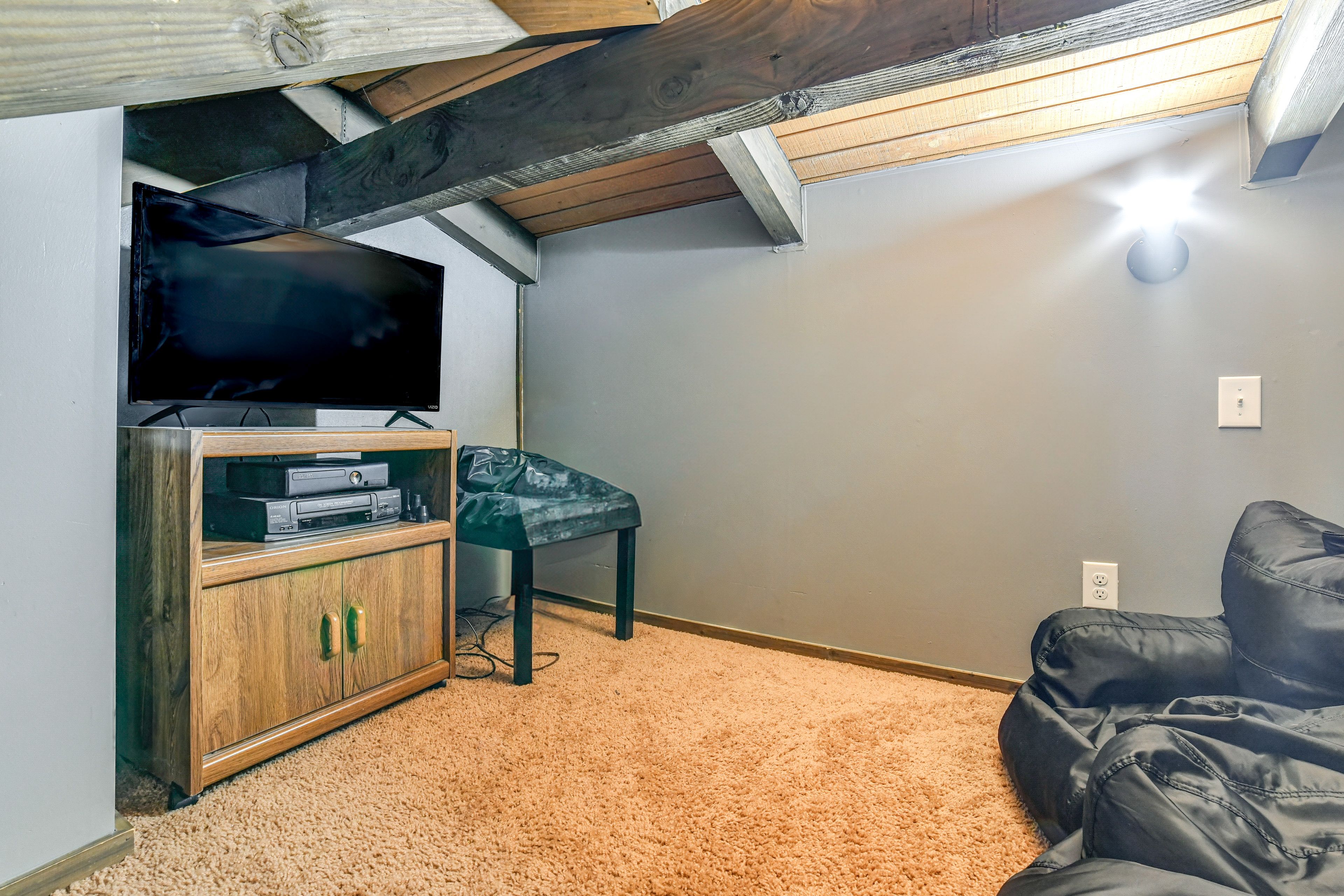 Loft | Smart TV w/ Cable | 2nd Floor