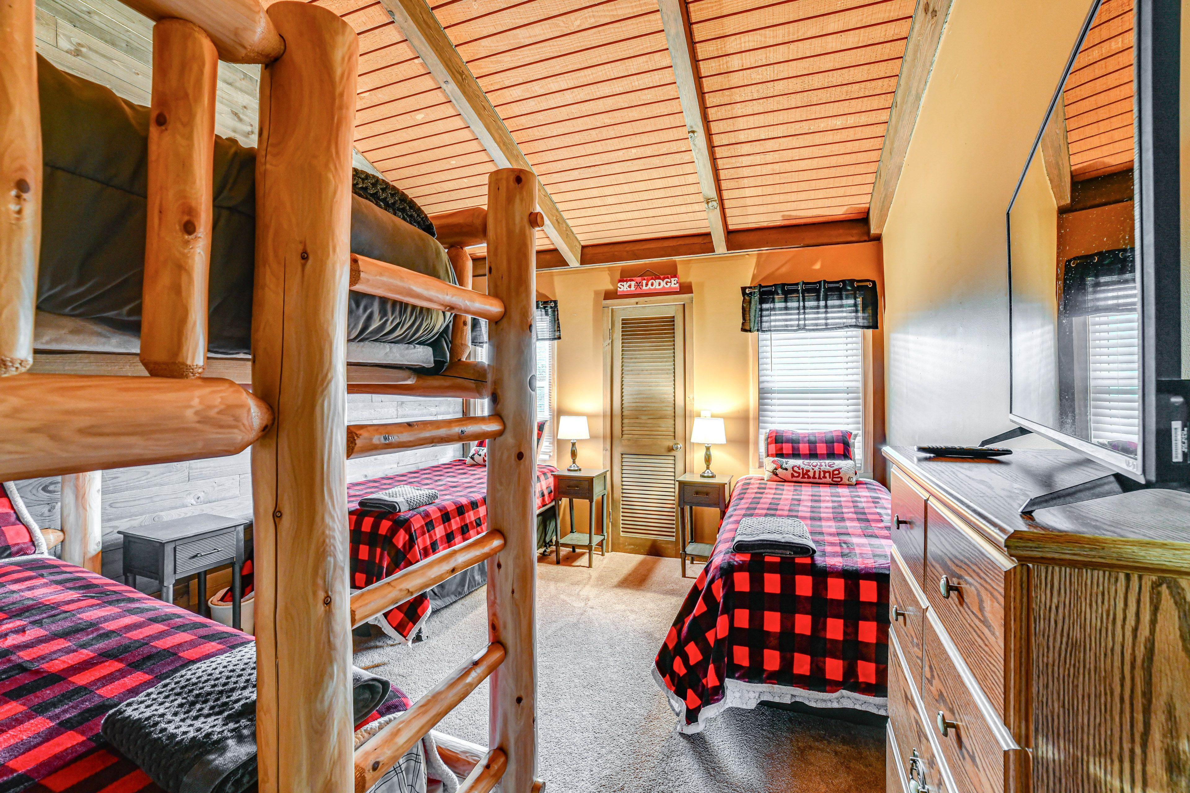 Bedroom 3 | 2 Twin Beds | Twin Bunk Bed | Smart TV w/ Cable | 2nd Floor