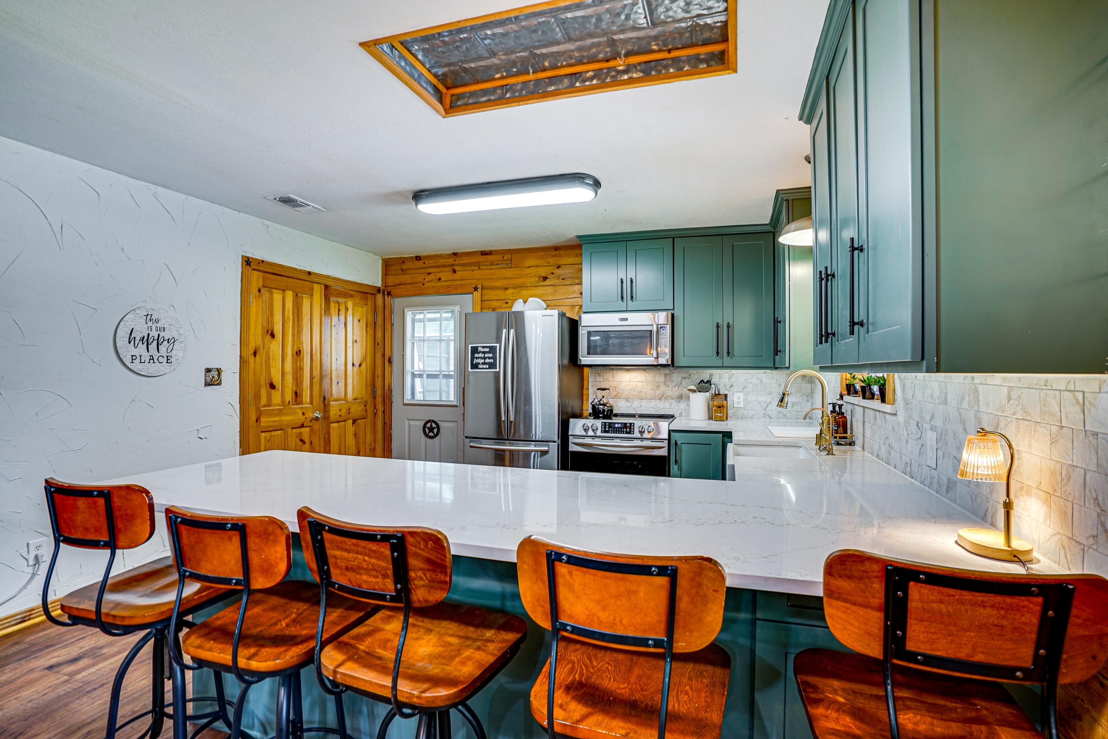 Kitchen | Breakfast Bar | Keurig & Drip Coffee Makers | Cooking Basics