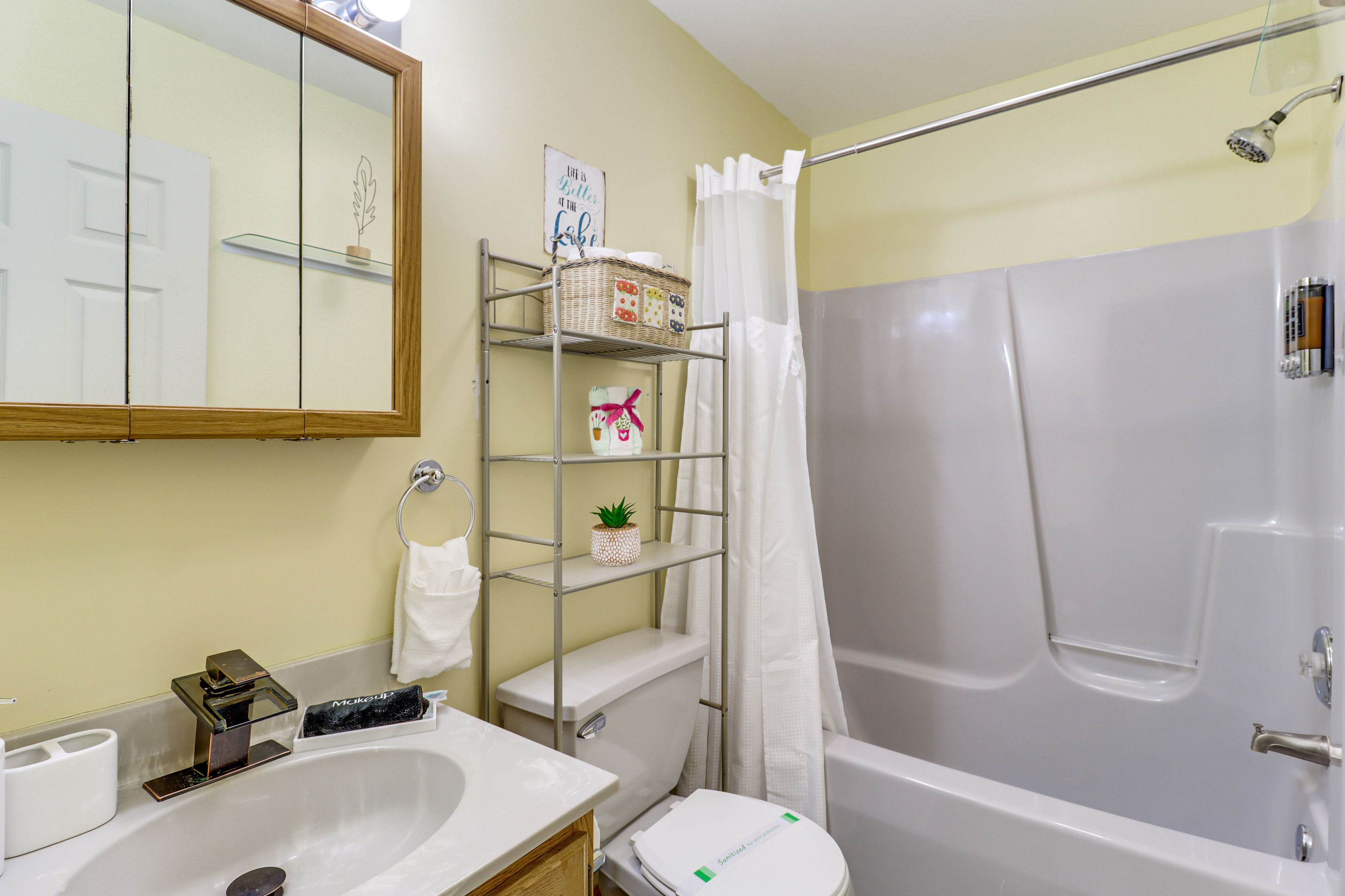 Bathroom | Towels Provided | 1st Floor
