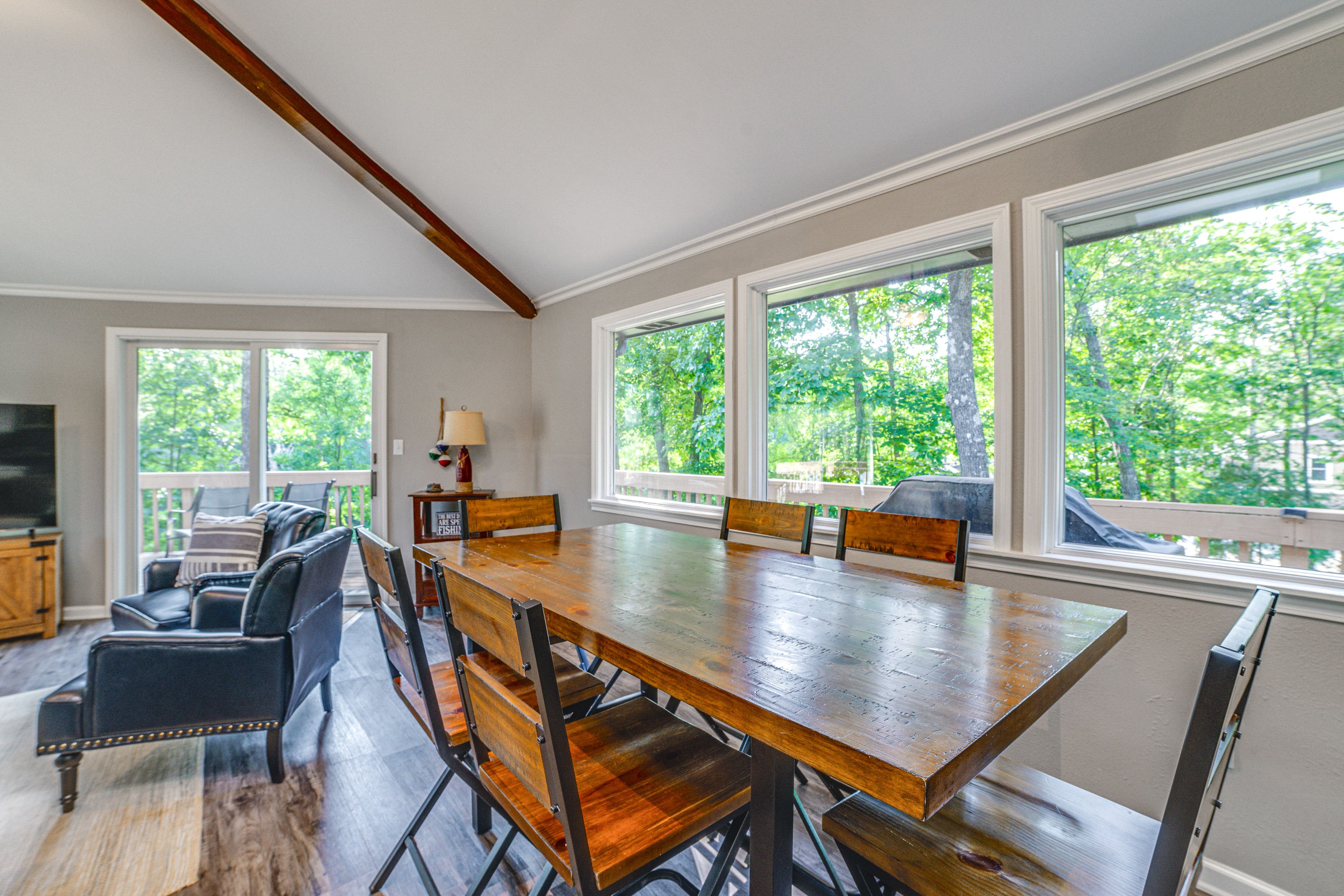 Dining Area | Dishware/Flatware Provided | Main Level