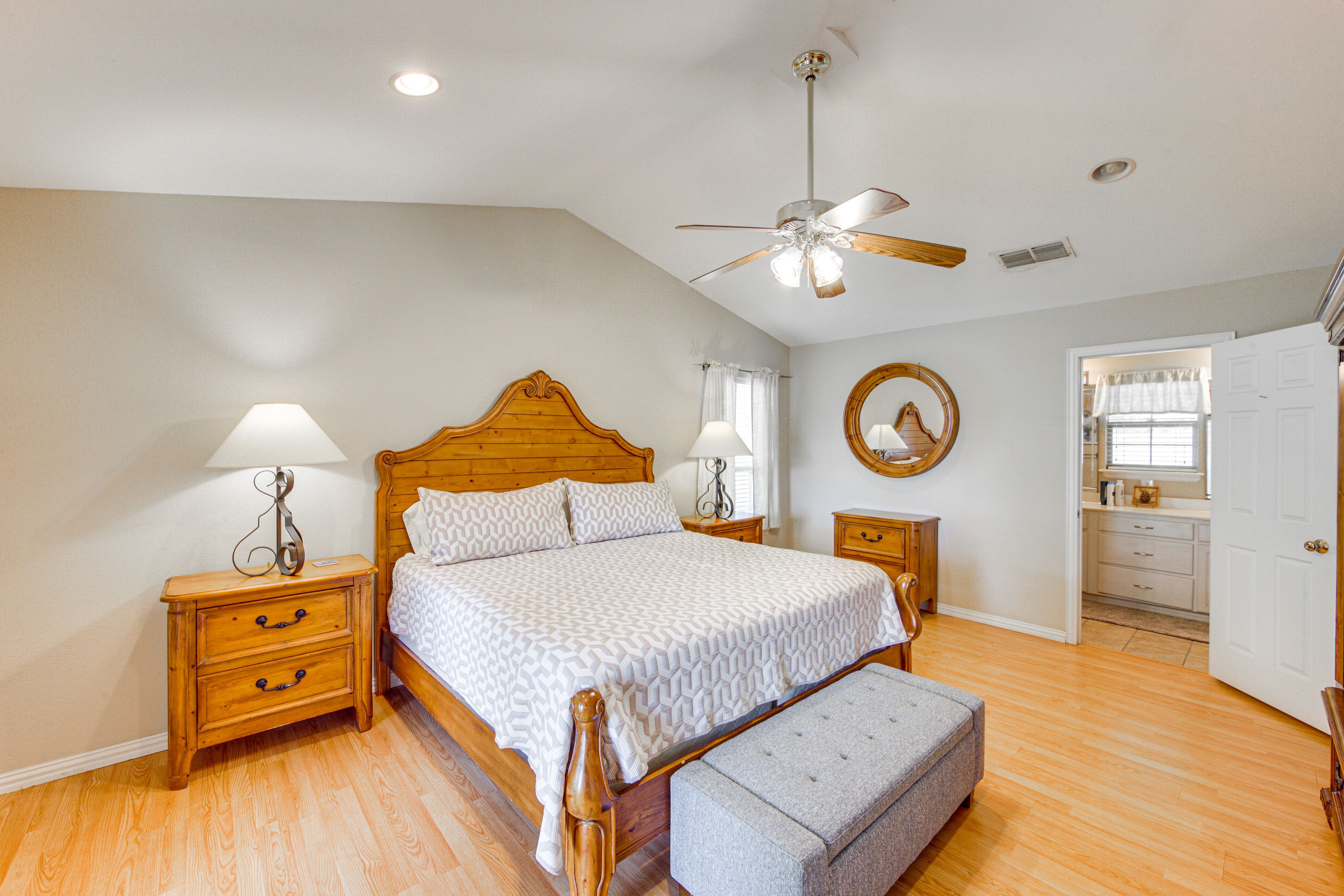 Bedroom 1 | King Bed | Smart TV | Linens Provided