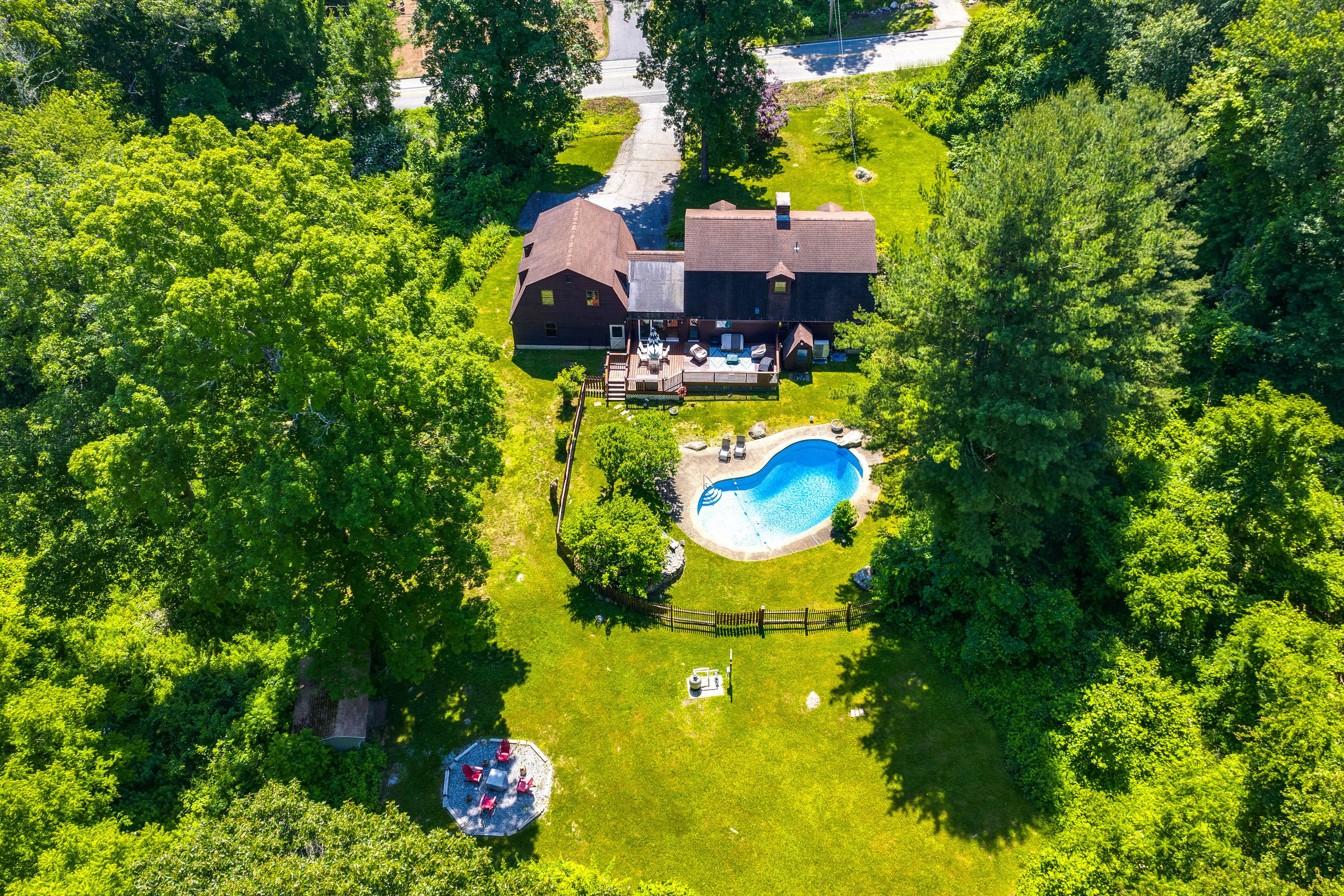 Deck | Outdoor Dining Area | Gas Grill | Lounge Seating