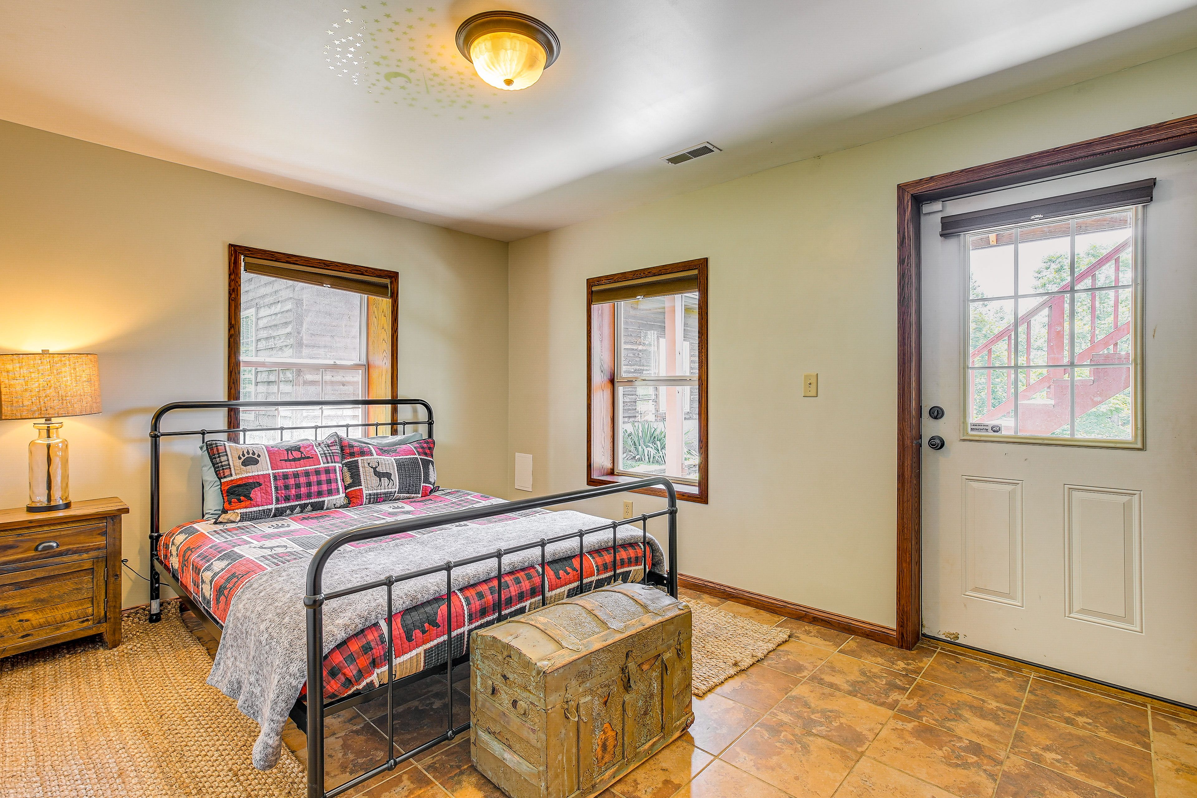 Bedroom 3 | Basement | Queen Bed