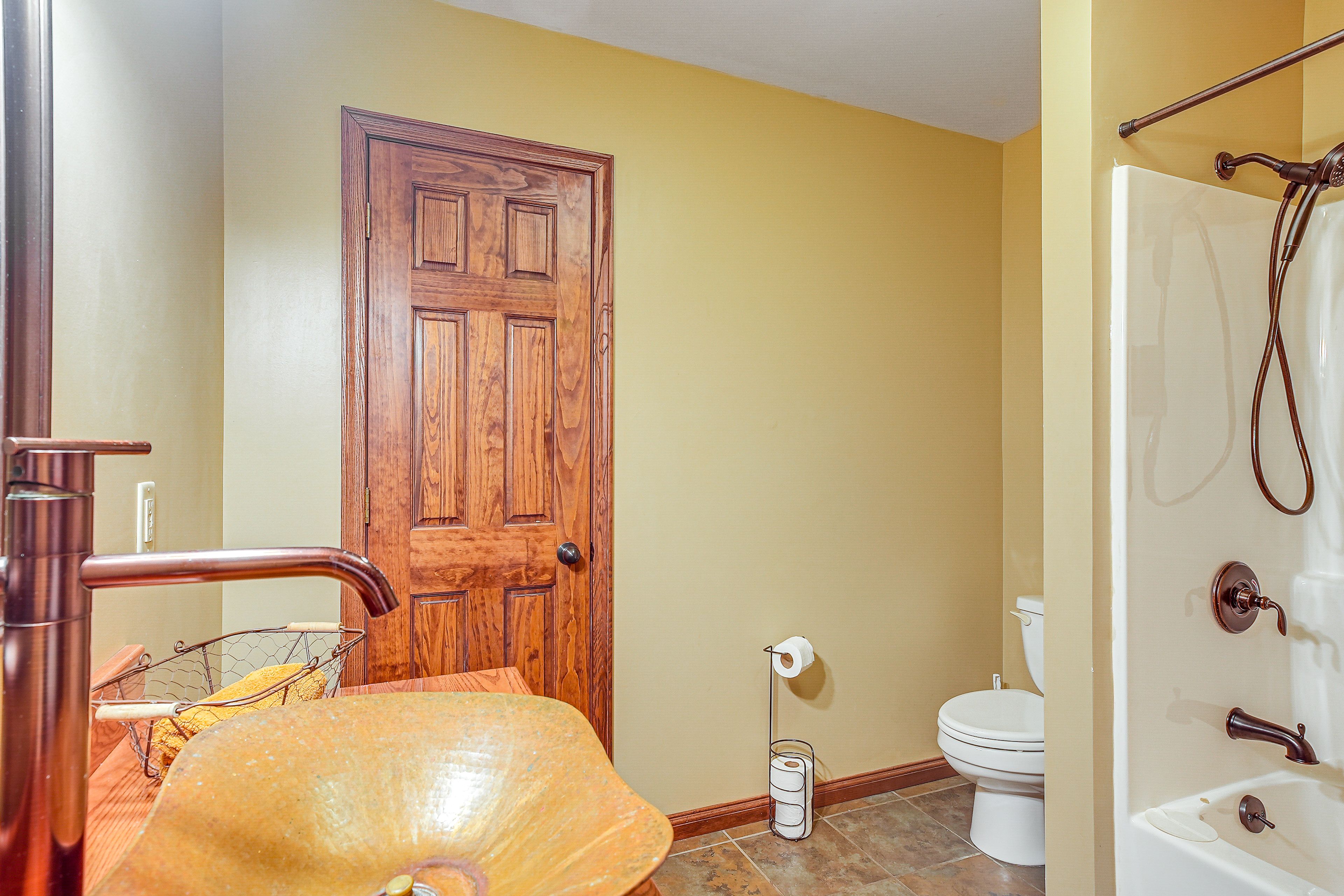 Full Bathroom | 1st Floor