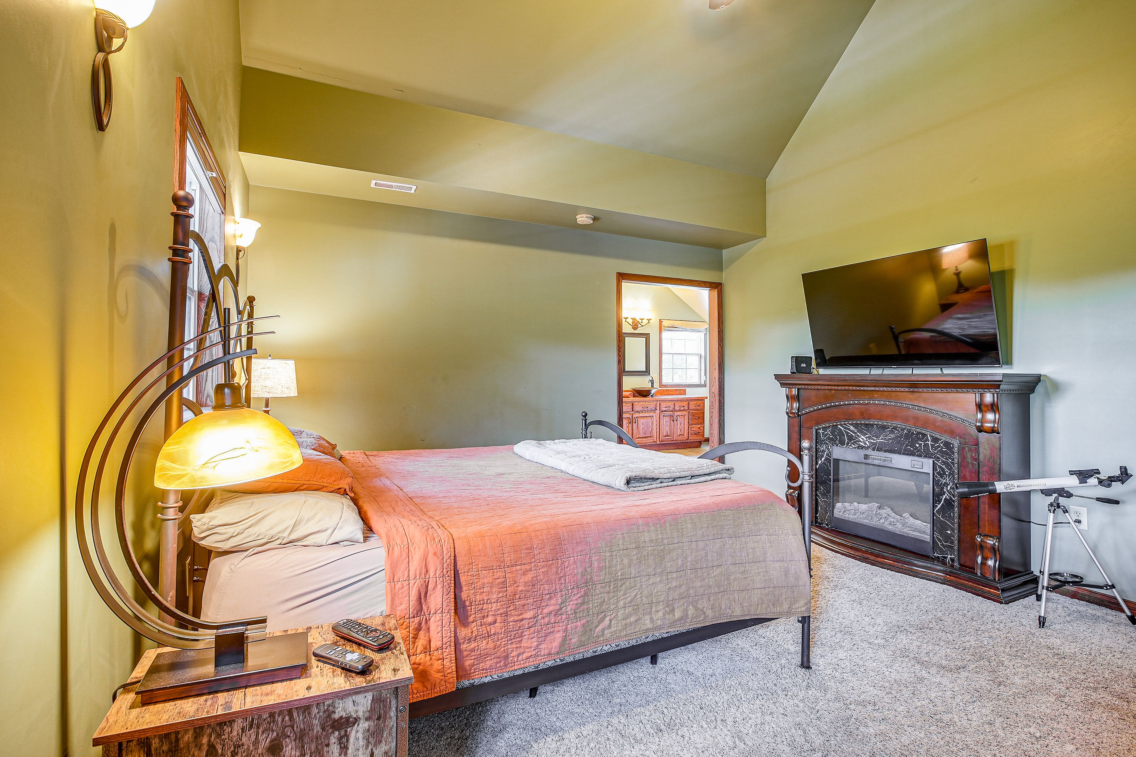 Bedroom 1 | 2nd Floor | King Bed