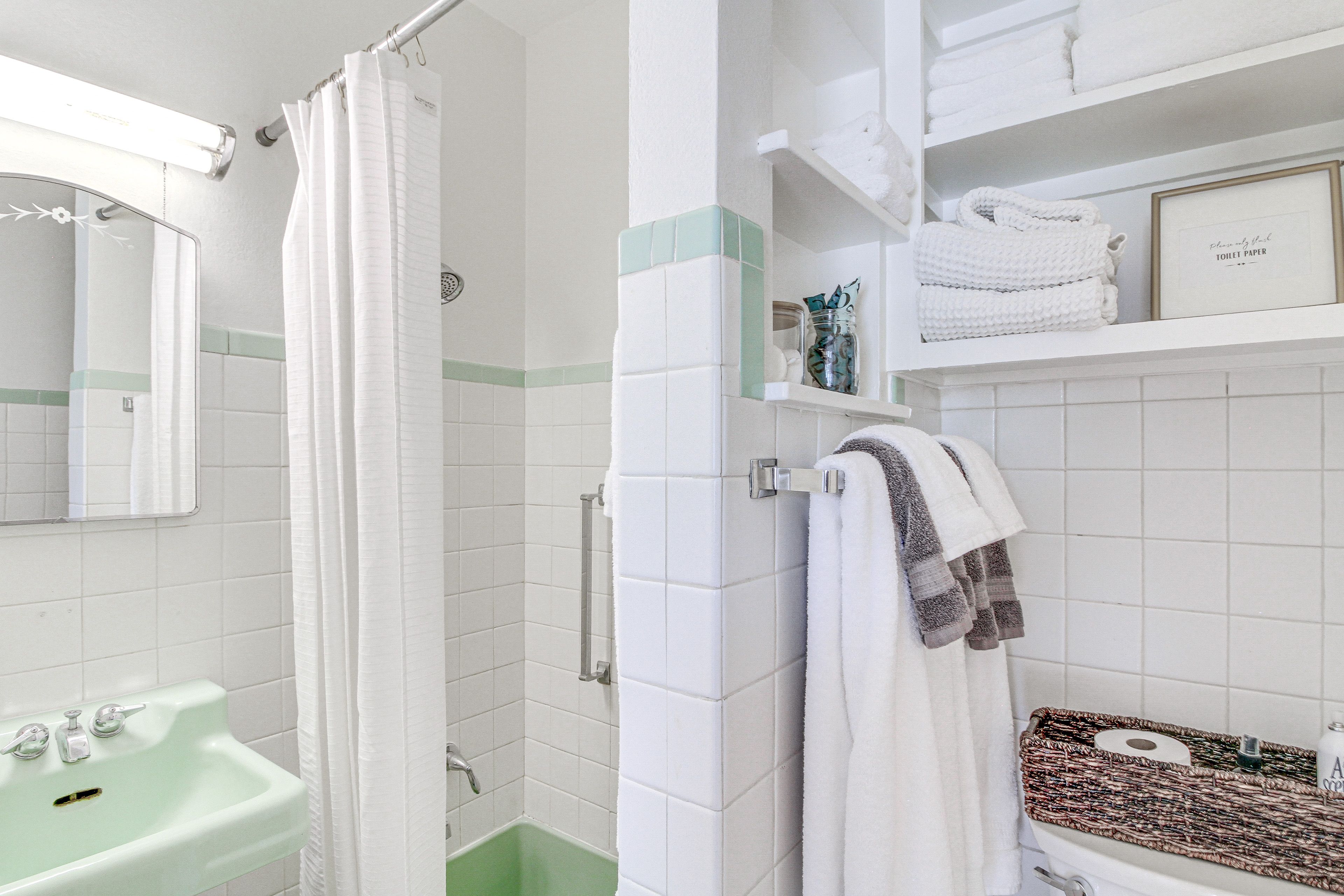 En-Suite Bathroom | Towels | Hair Dryer