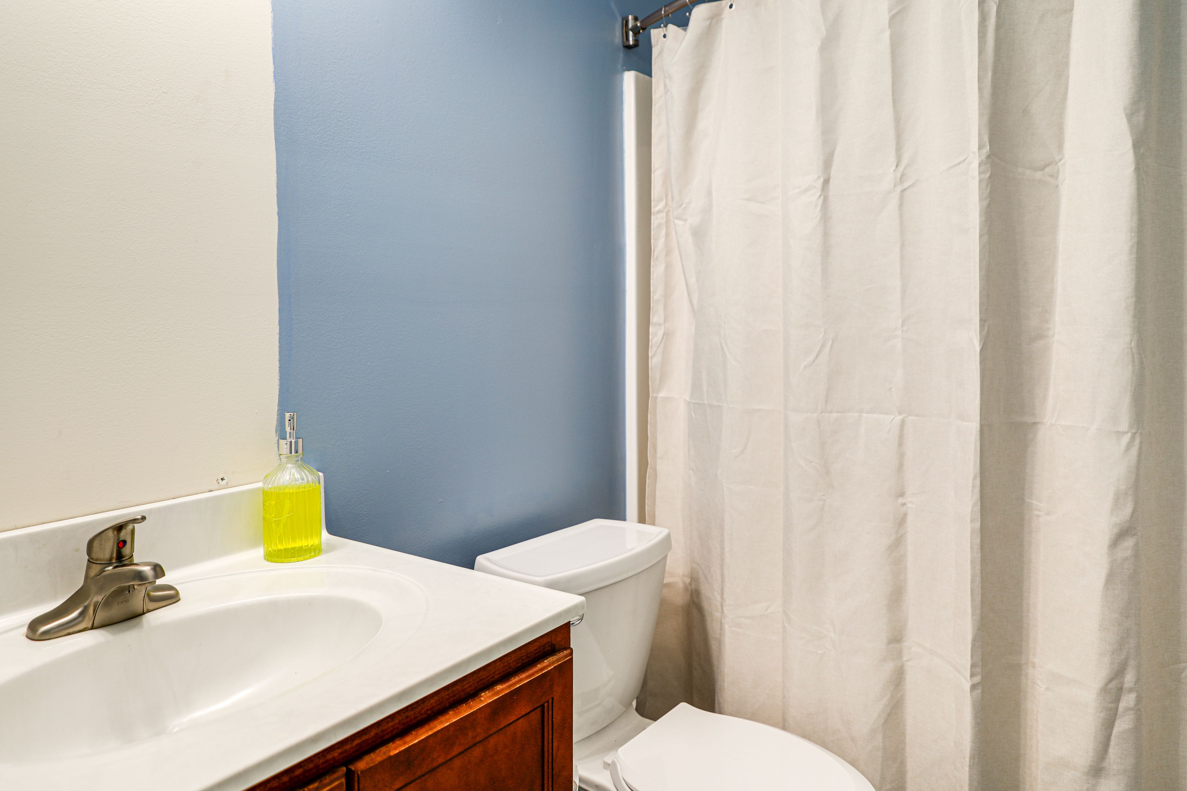 Full Bath | Complimentary Toiletries