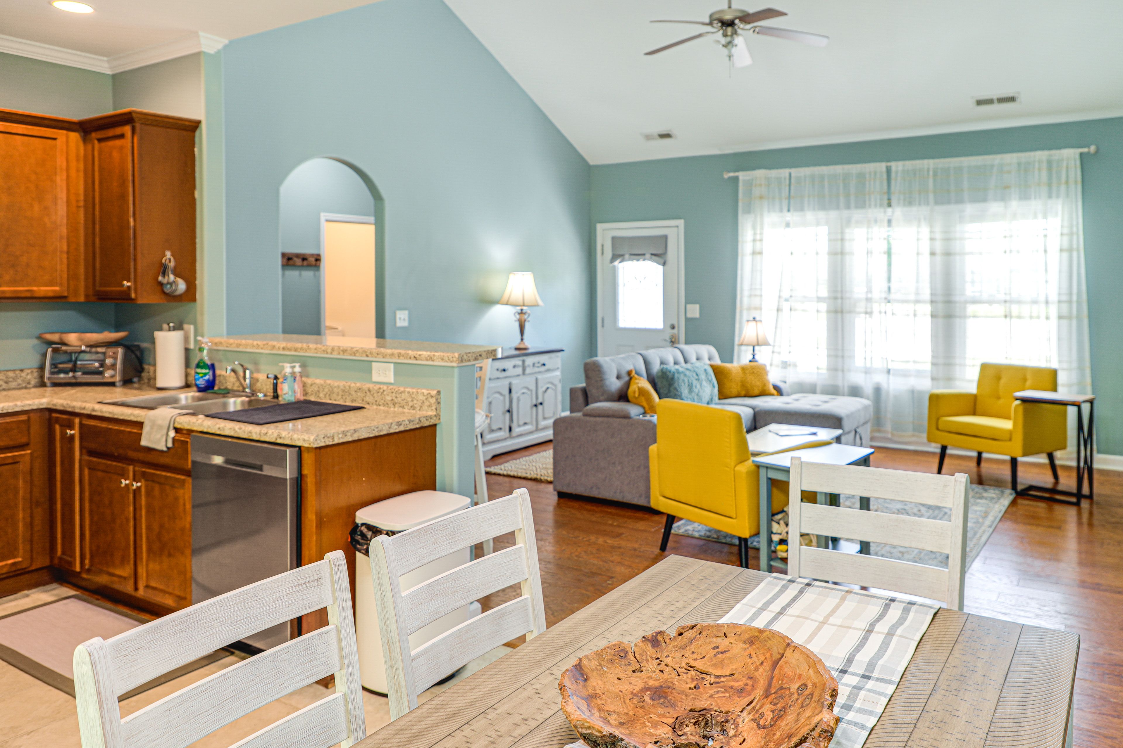 Dining Area | Dishware & Flatware