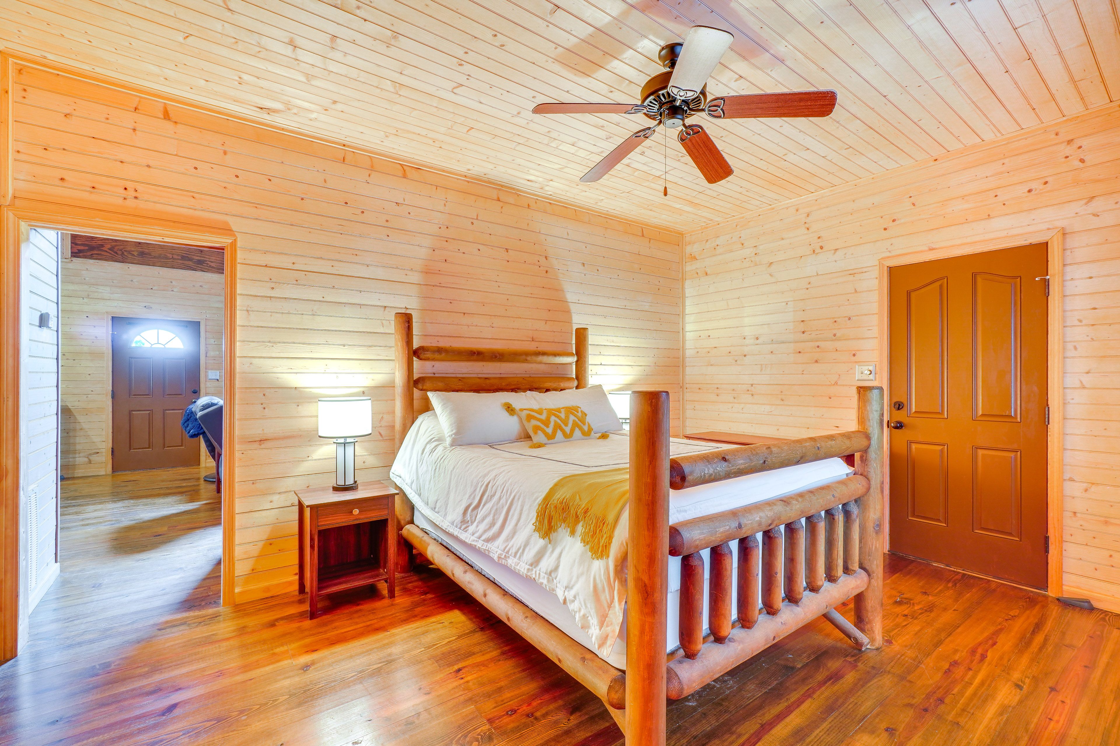 Bedroom 1 | Queen Bed | Linens & Towels Provided | 1st Floor