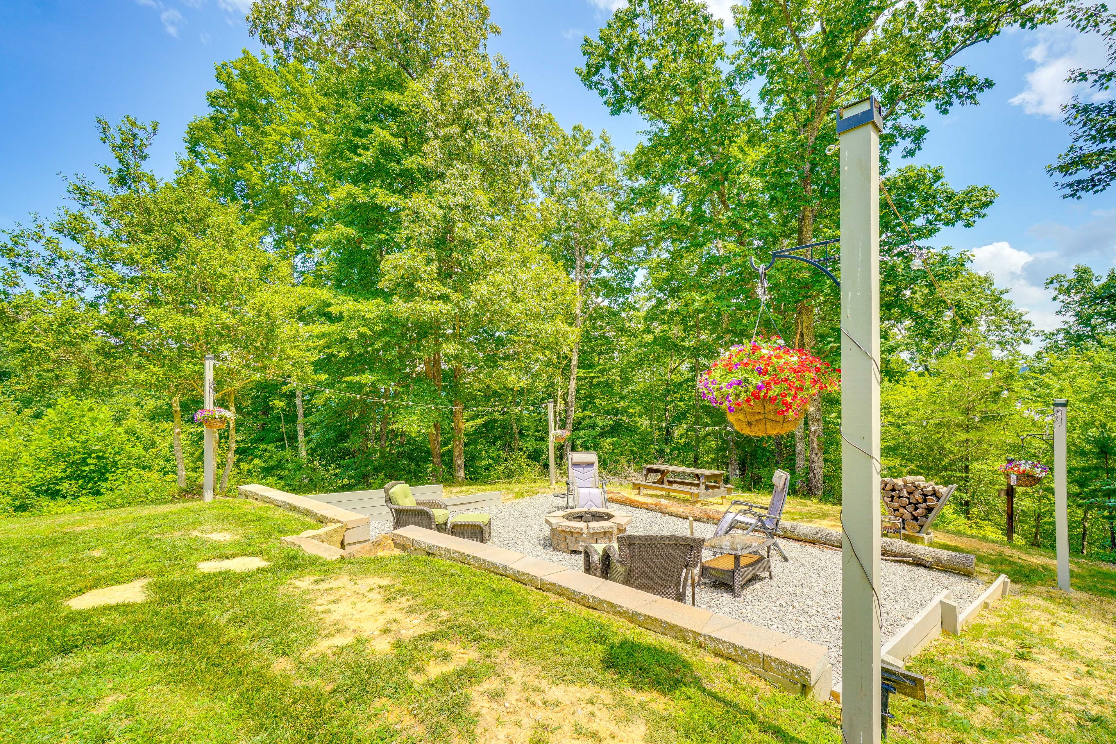 Backyard | Fire Pit | Outdoor Seating | Mountain Views