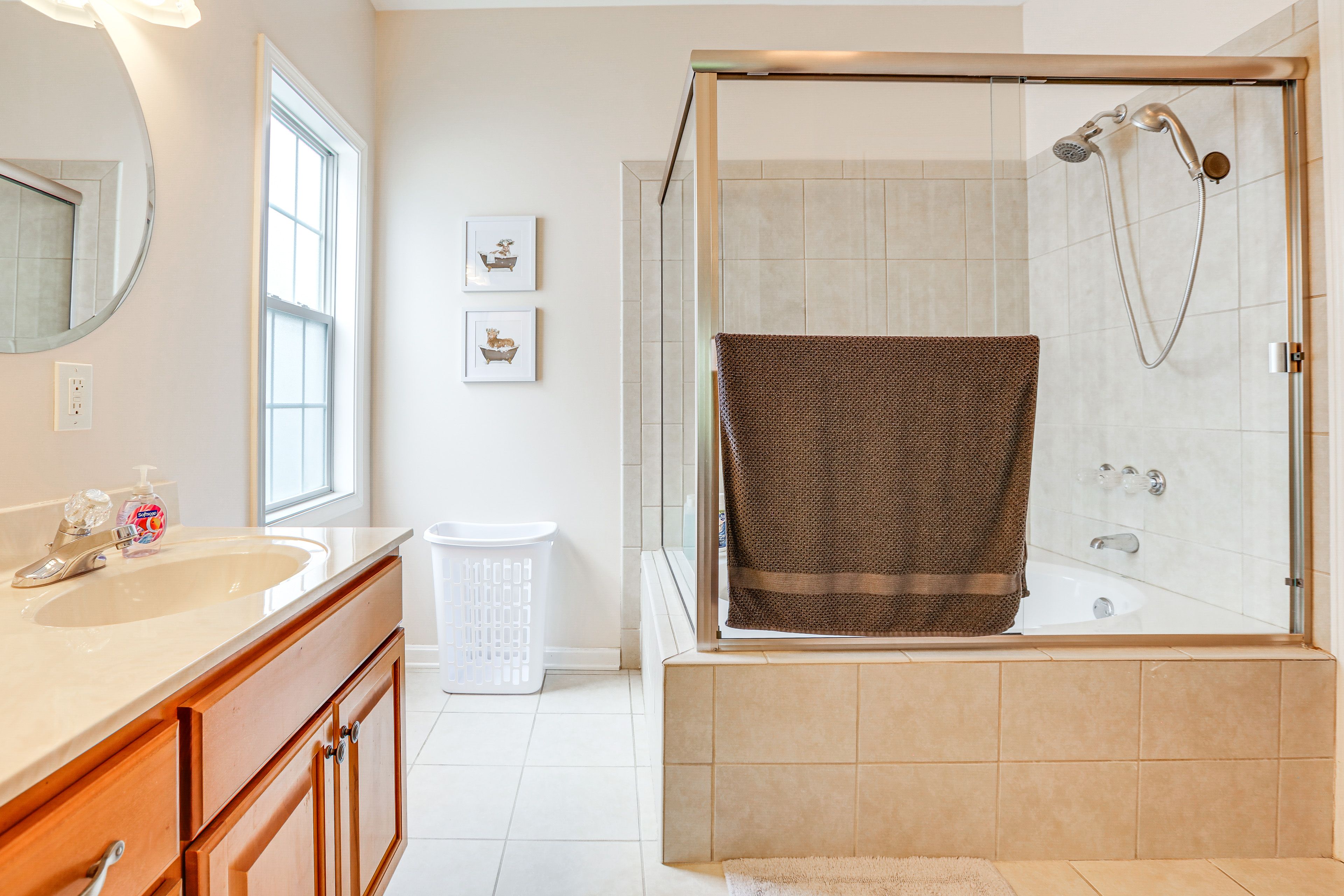 En-Suite Bathroom | Complimentary Toiletries | 1st Floor