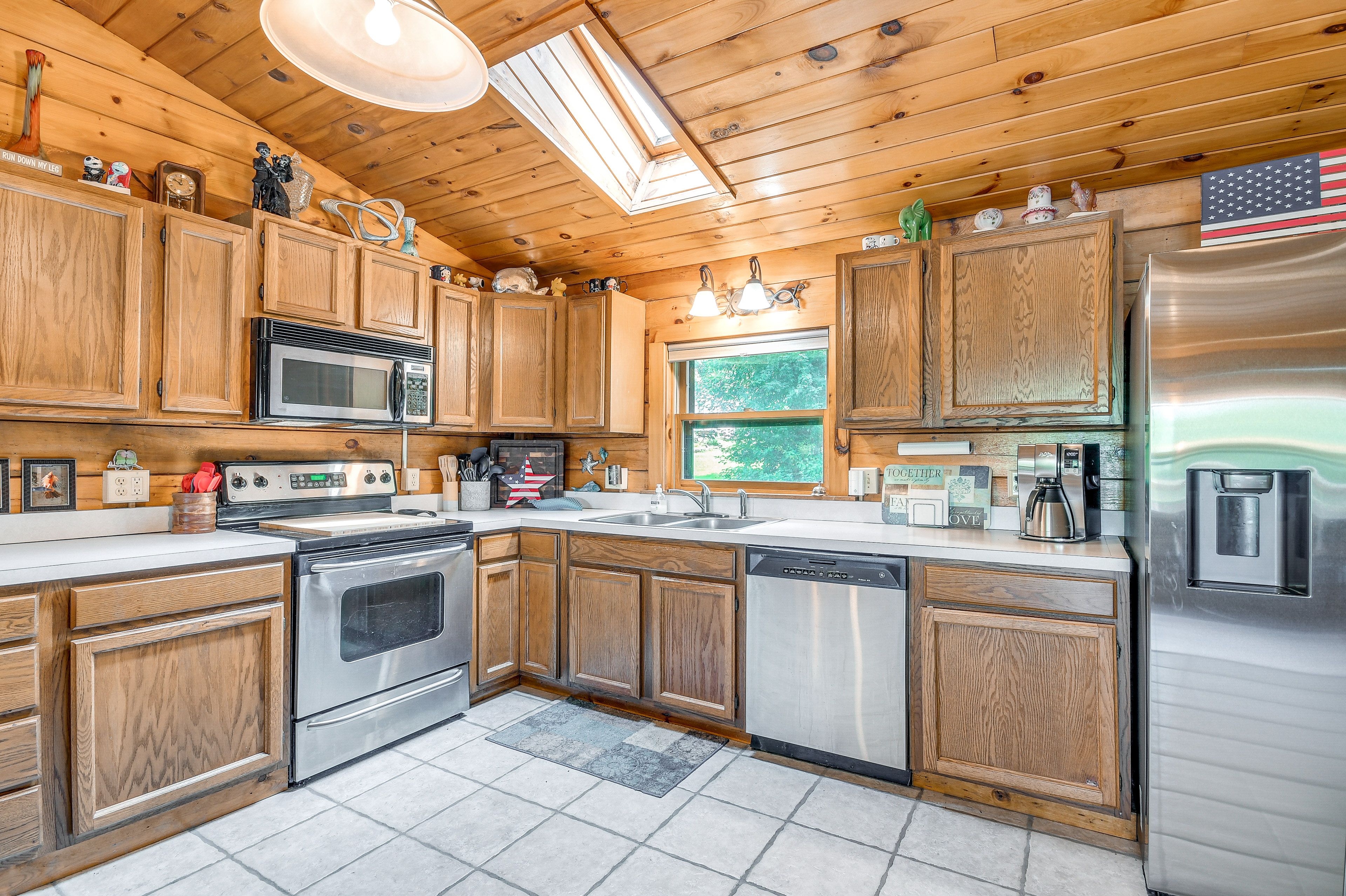 Kitchen | Cooking Basics | Dishwasher | Upper Level