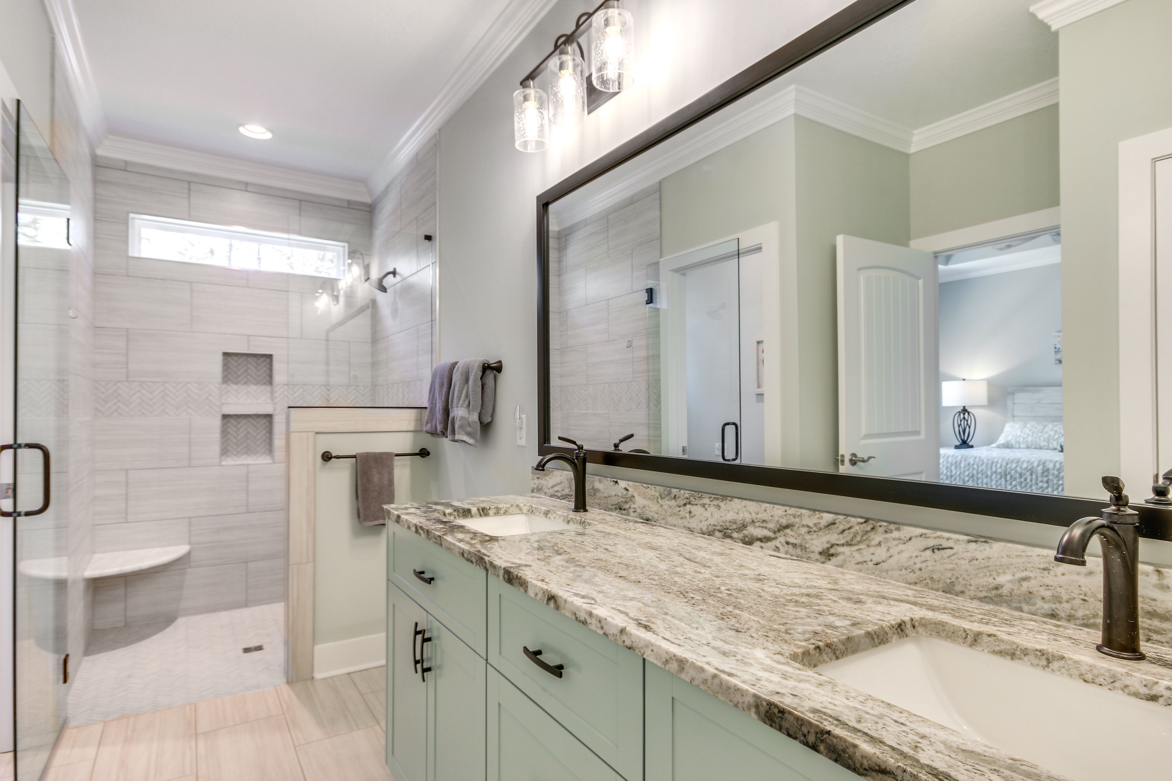 En-suite Bathroom | 1st Floor | Towels Provided