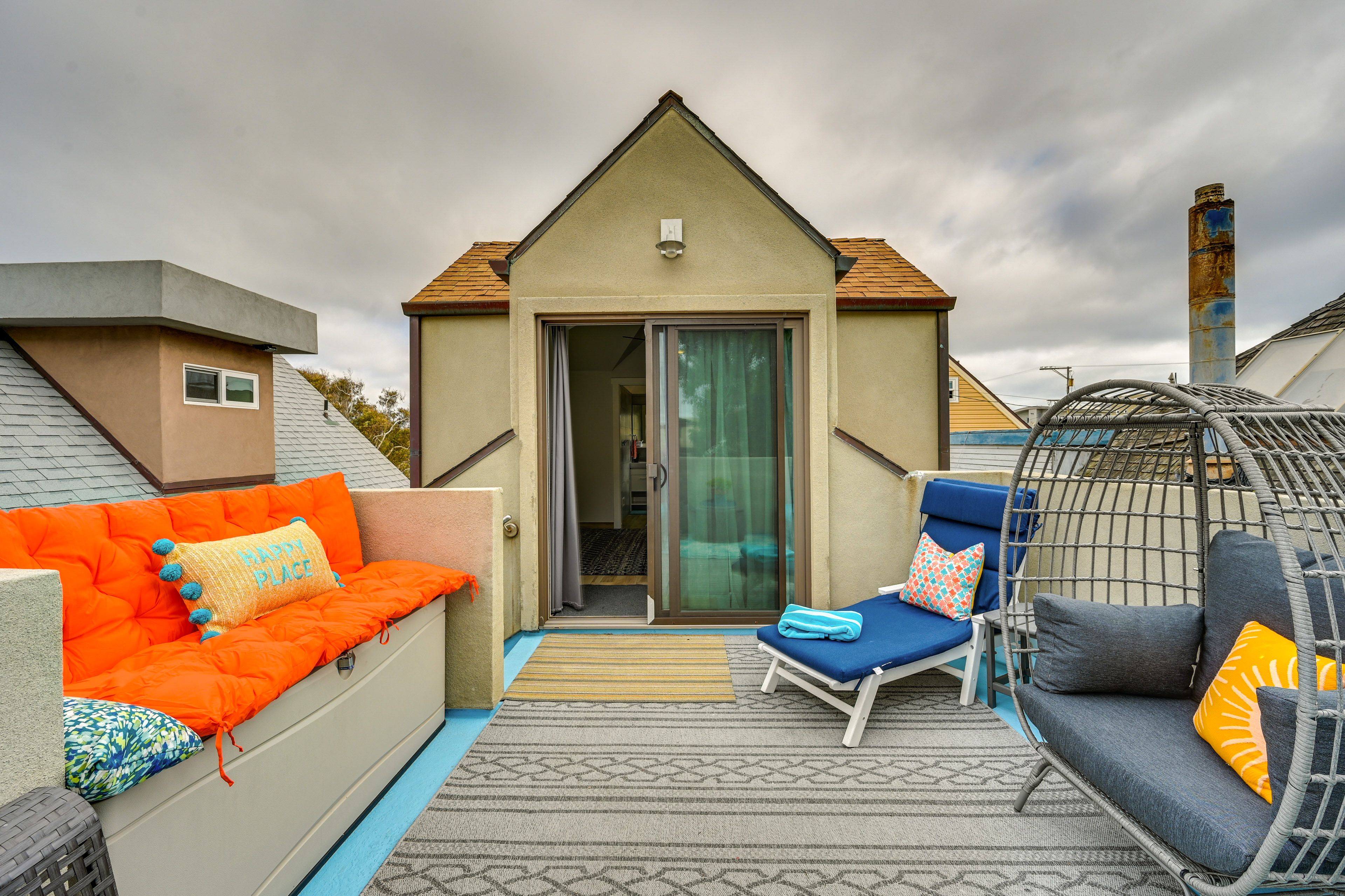 Rooftop Terrace | 3rd Floor | Patio Furniture