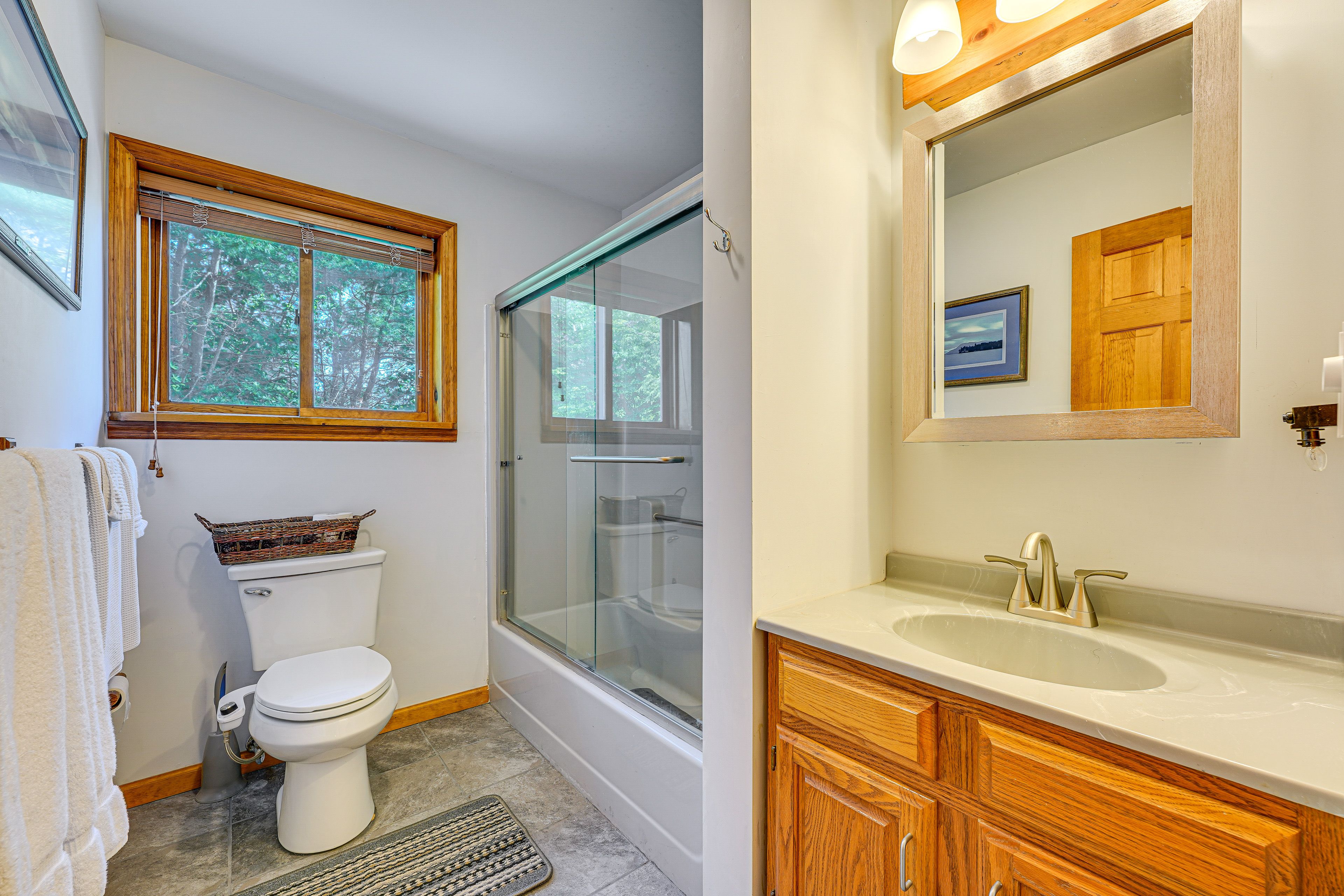 Full Bathroom | Main Floor