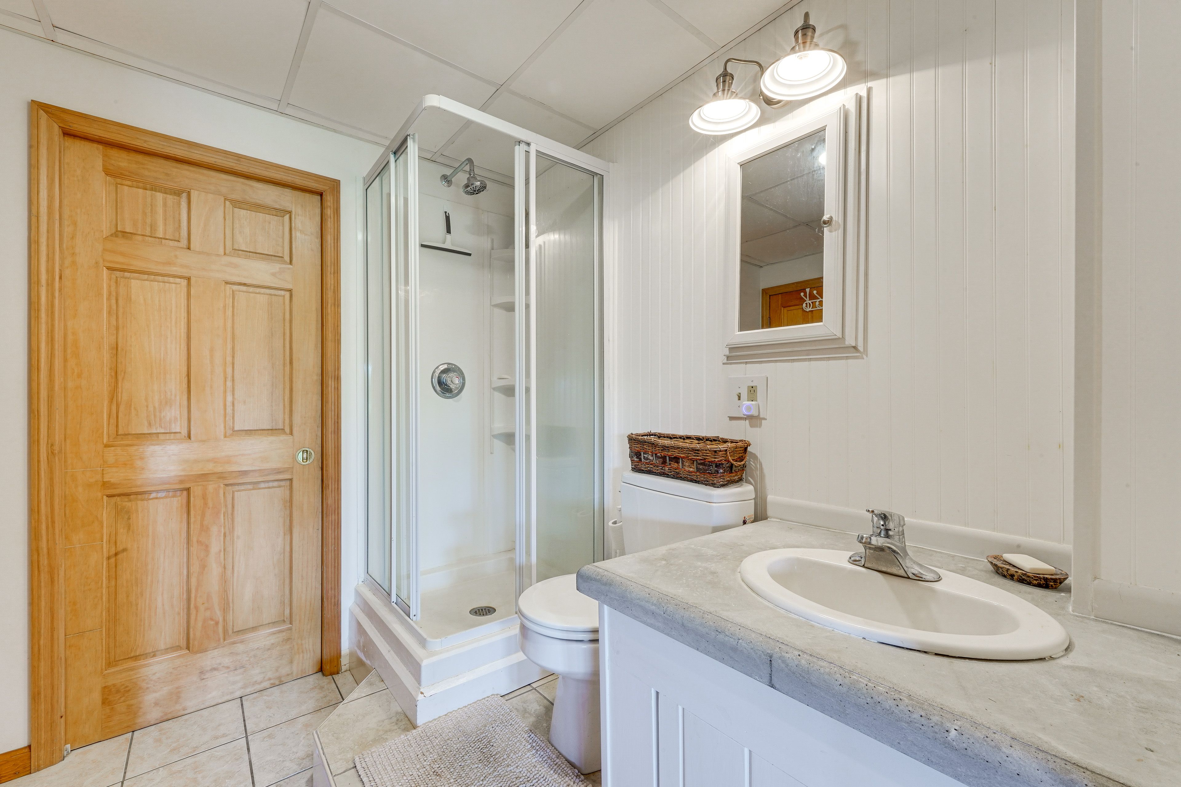 Full Bathroom | Main Floor