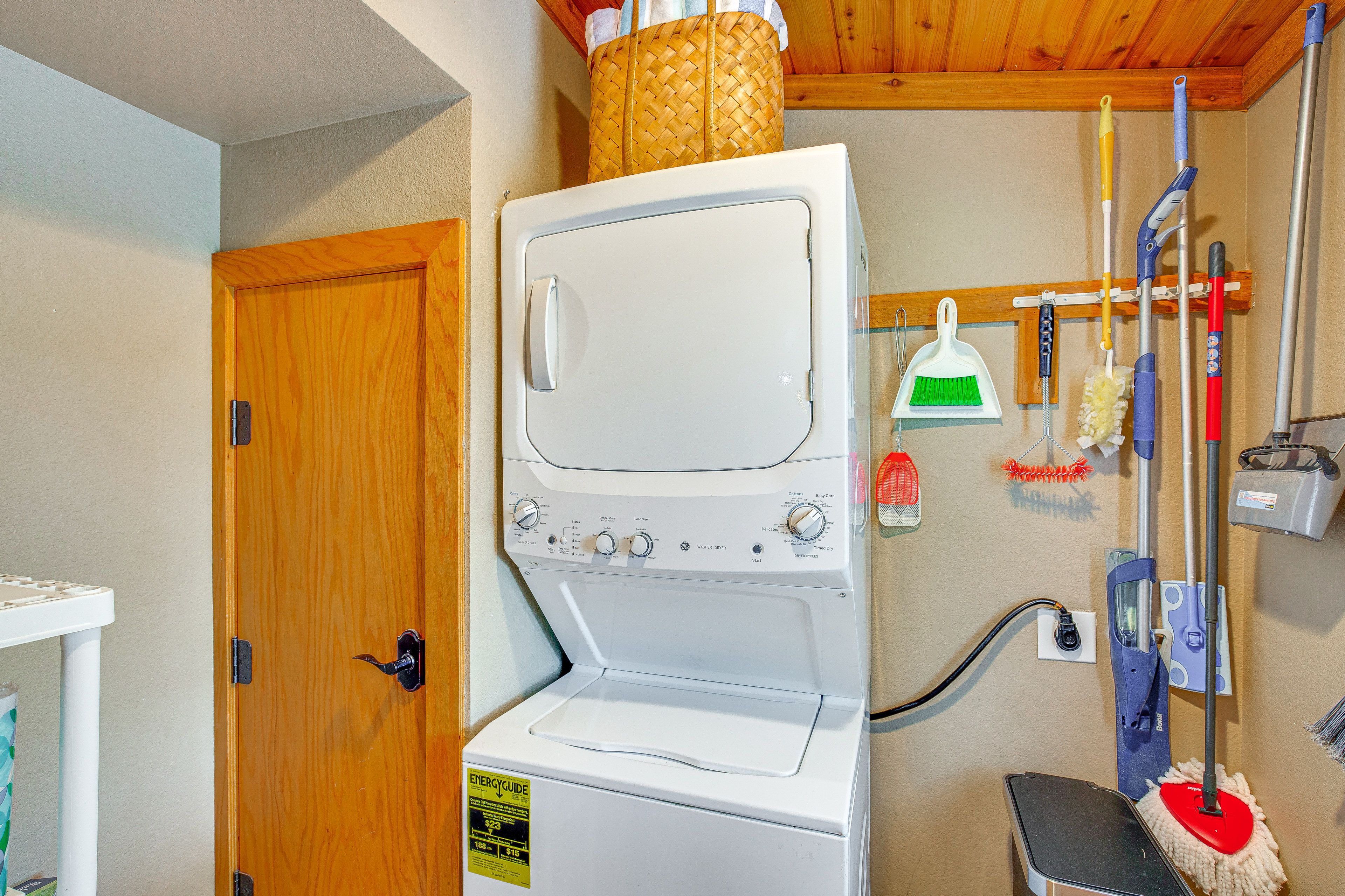 Laundry Room | Washer & Dryer