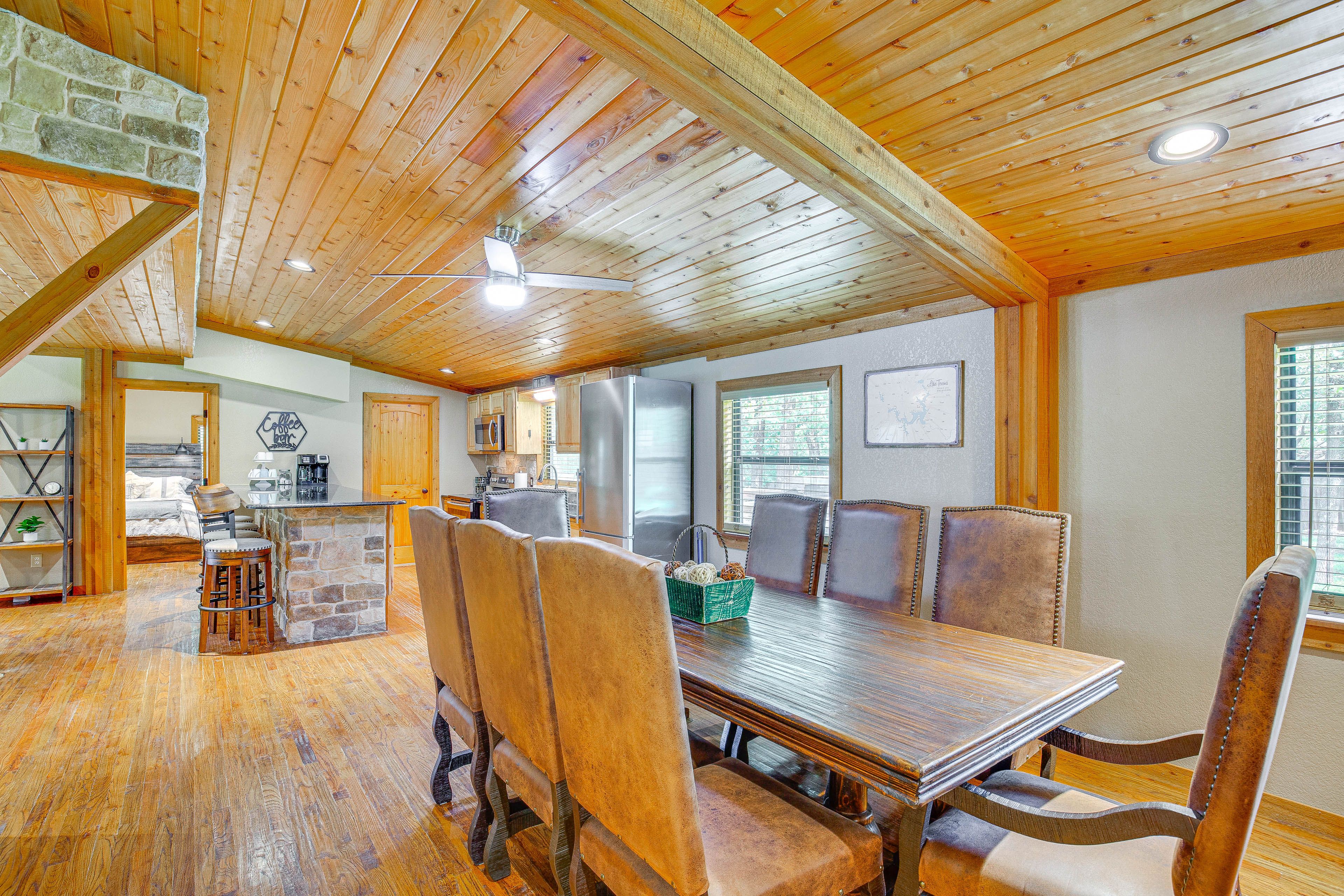Dining Room | Dining Table