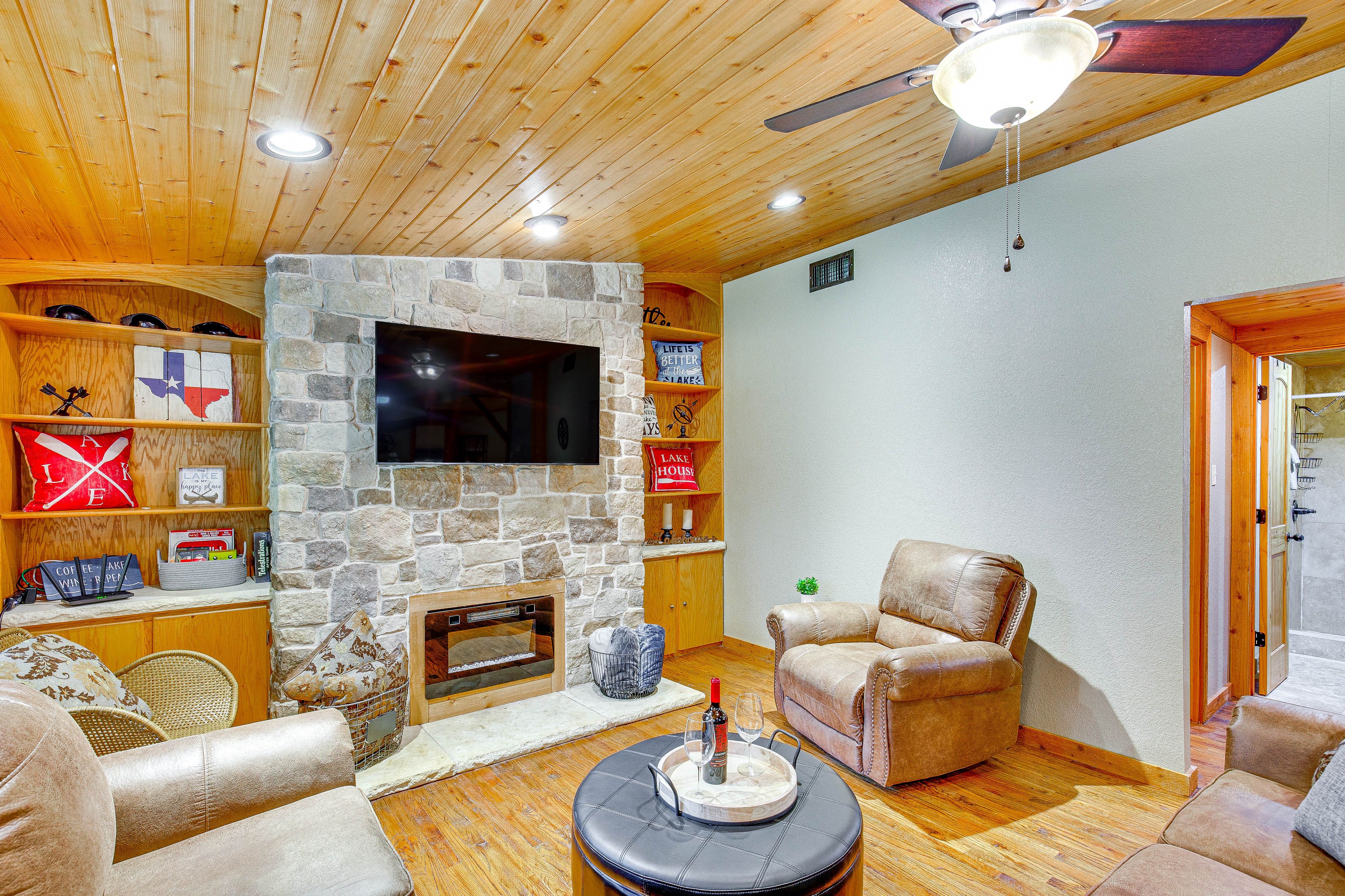 Living Room | Queen Sleeper Sofa